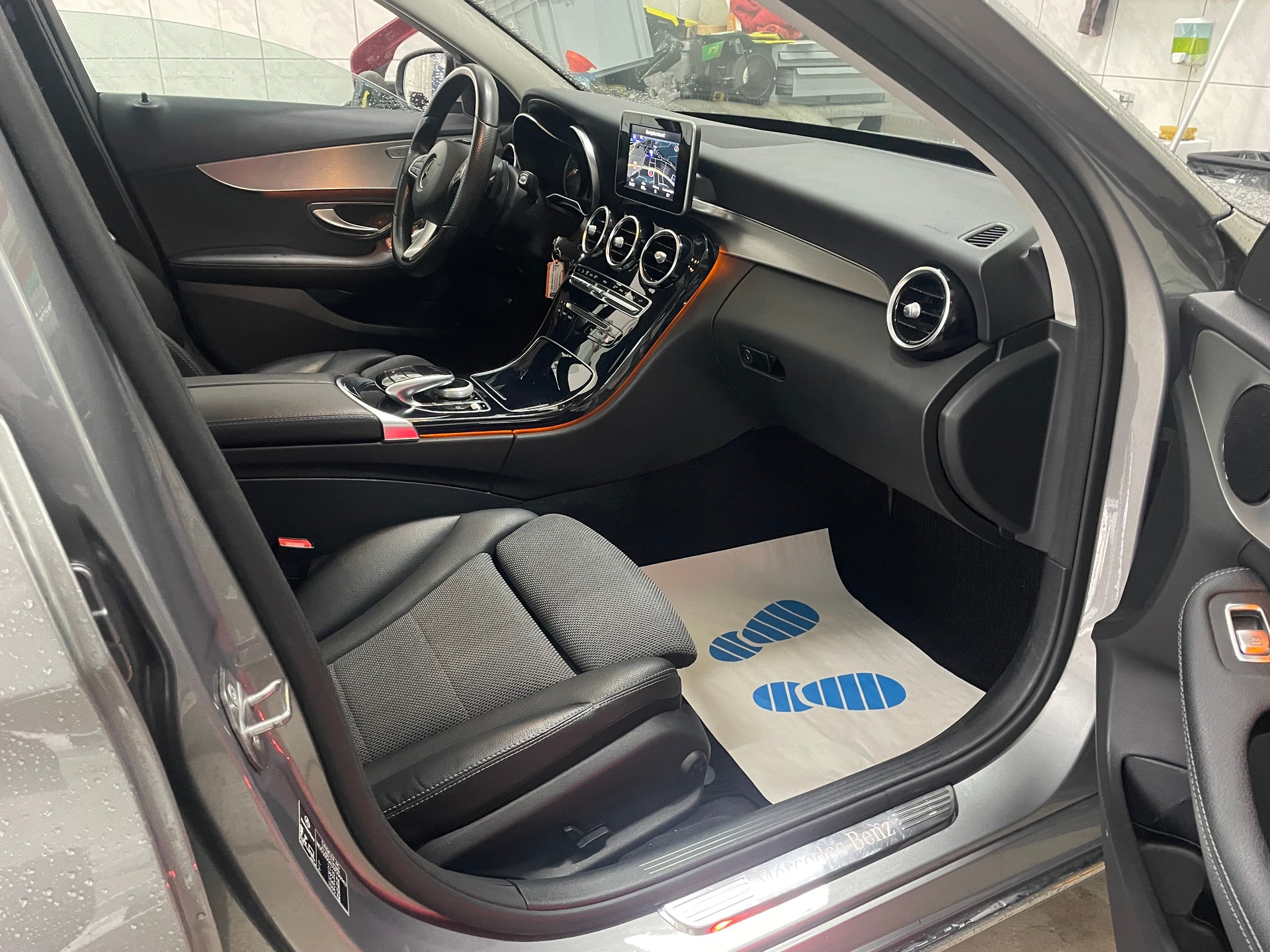 MERCEDES-BENZ C 200 4Matic 7G-Tronic-image-9
