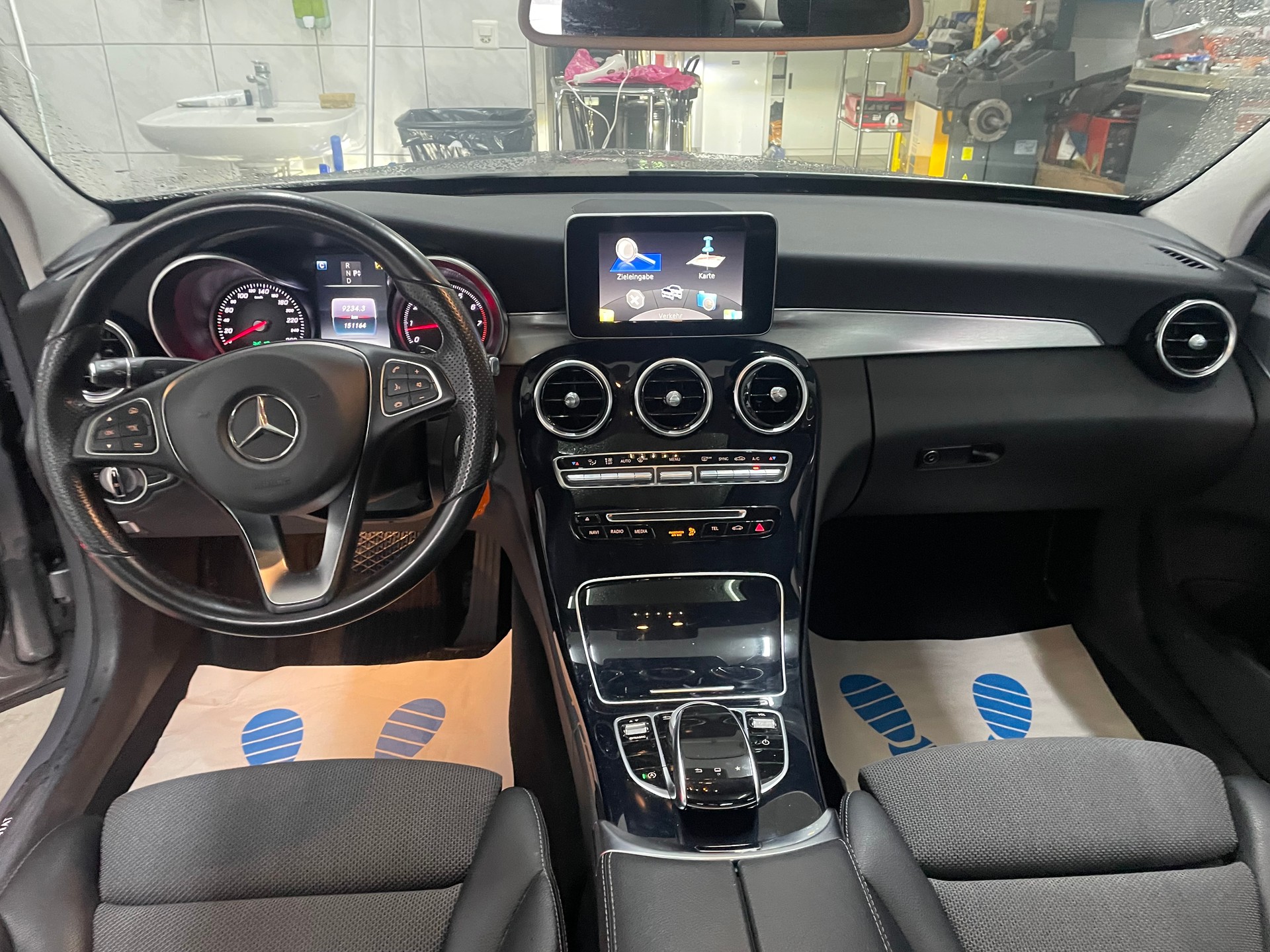 MERCEDES-BENZ C 200 4Matic 7G-Tronic-image-14