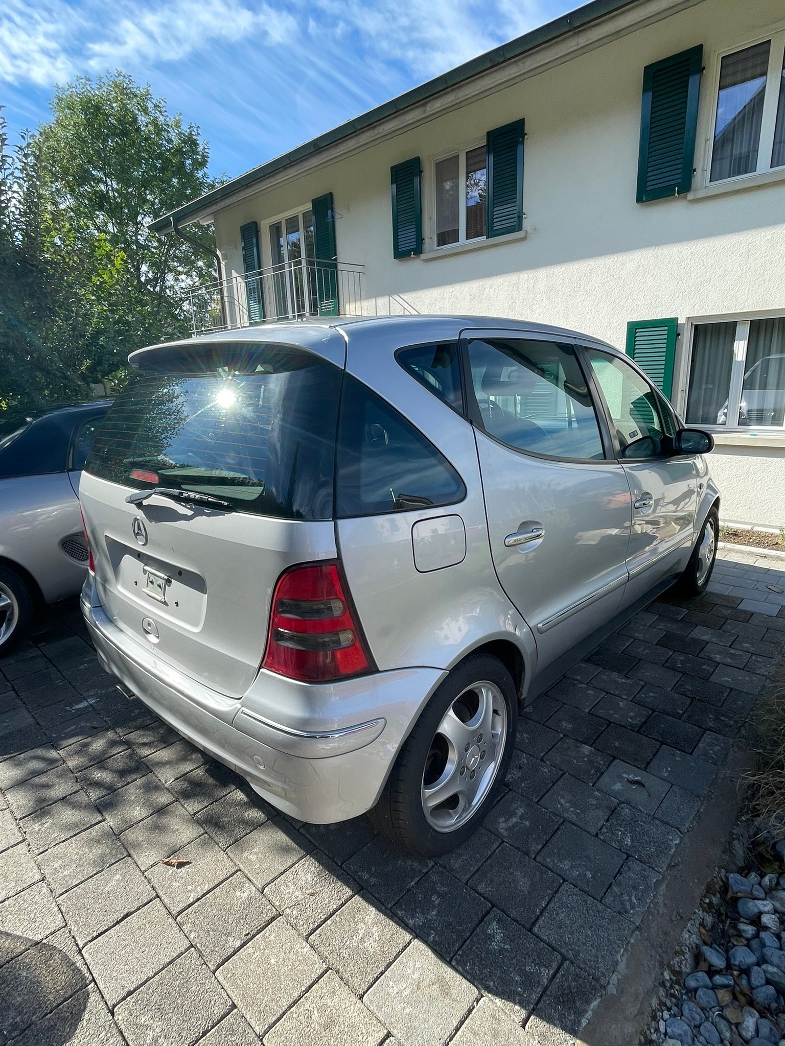 MERCEDES-BENZ A 190 Avantgarde-image-1