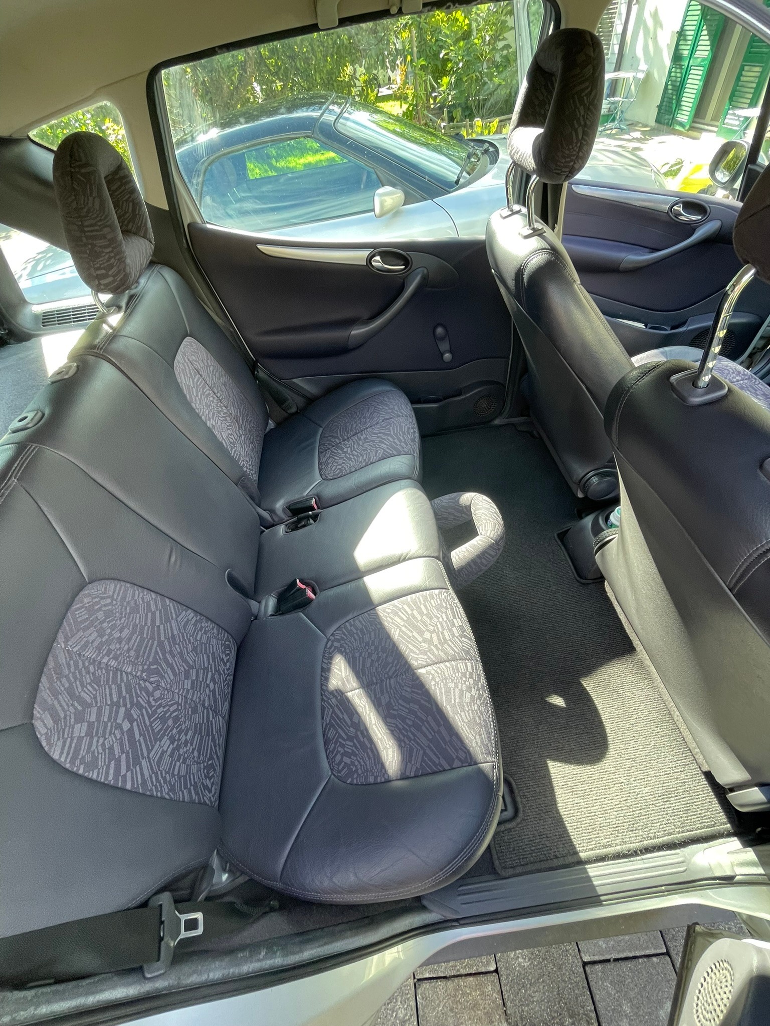 MERCEDES-BENZ A 190 Avantgarde-image-4