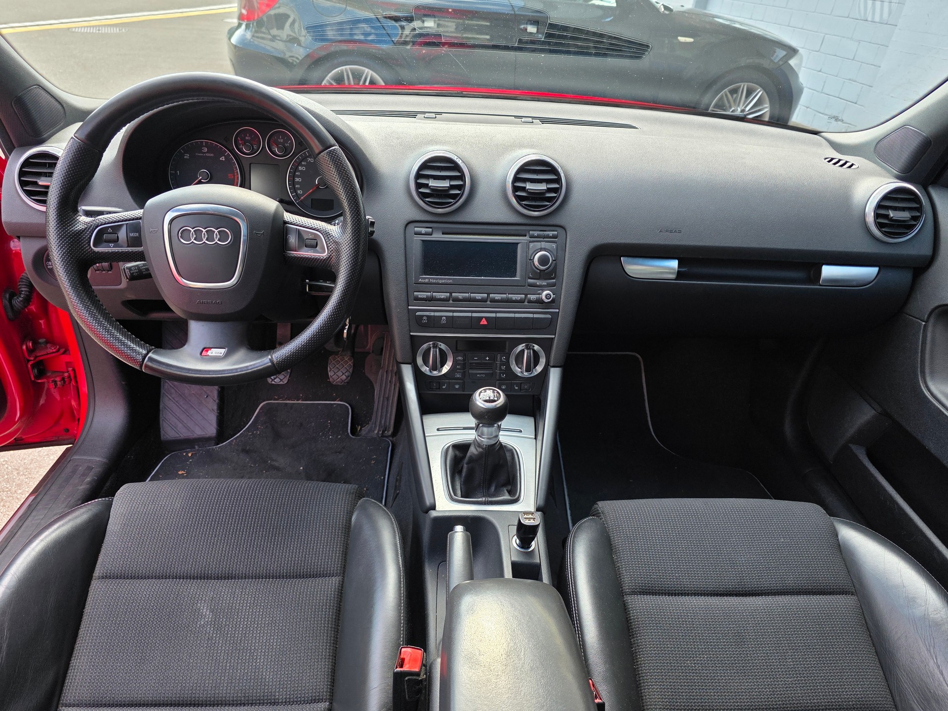 AUDI A3 Sportback 2.0 TDI Ambiente-image-13