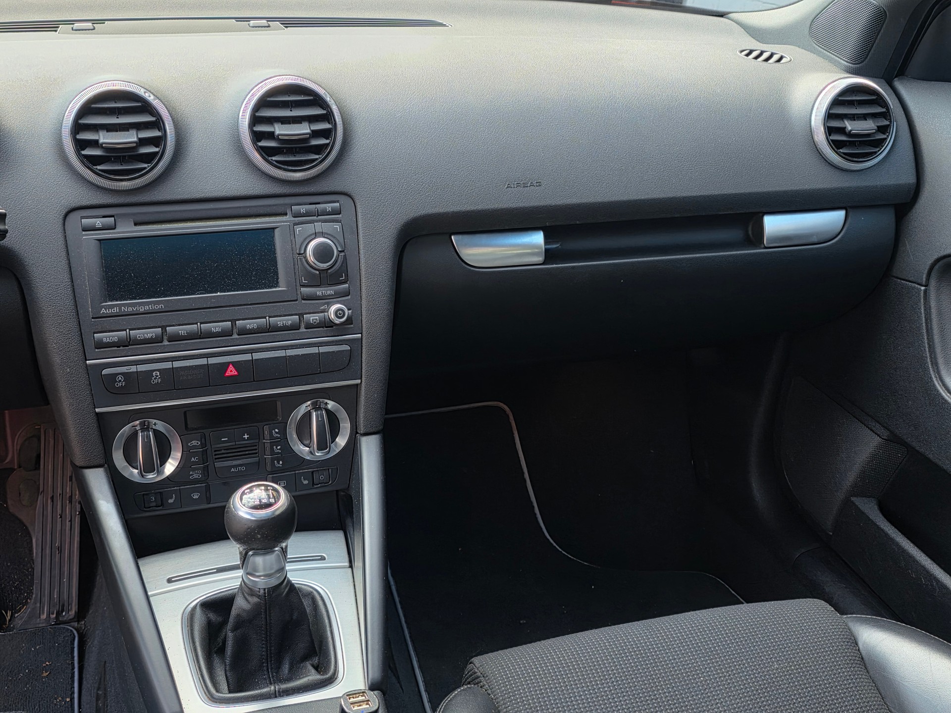 AUDI A3 Sportback 2.0 TDI Ambiente-image-15