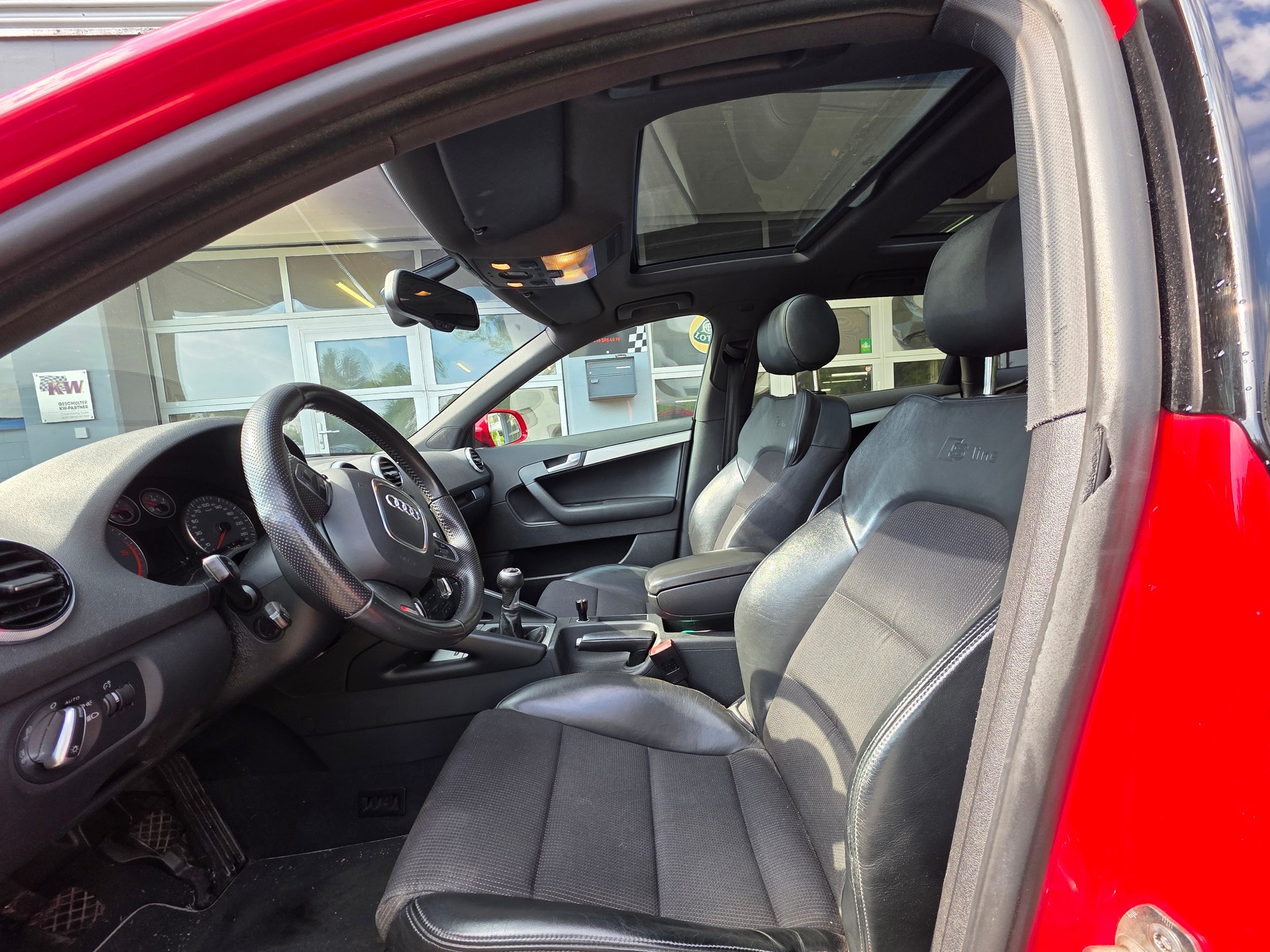 AUDI A3 Sportback 2.0 TDI Ambiente-image-6
