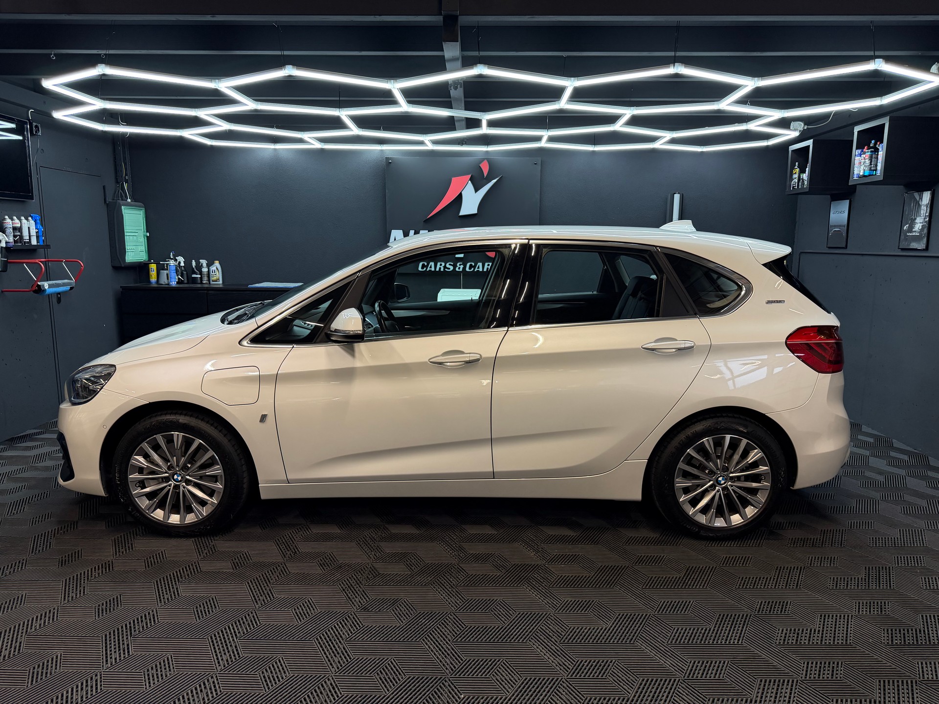 BMW 225xe iPerformance Active Tourer Steptronic-showroom-element-3