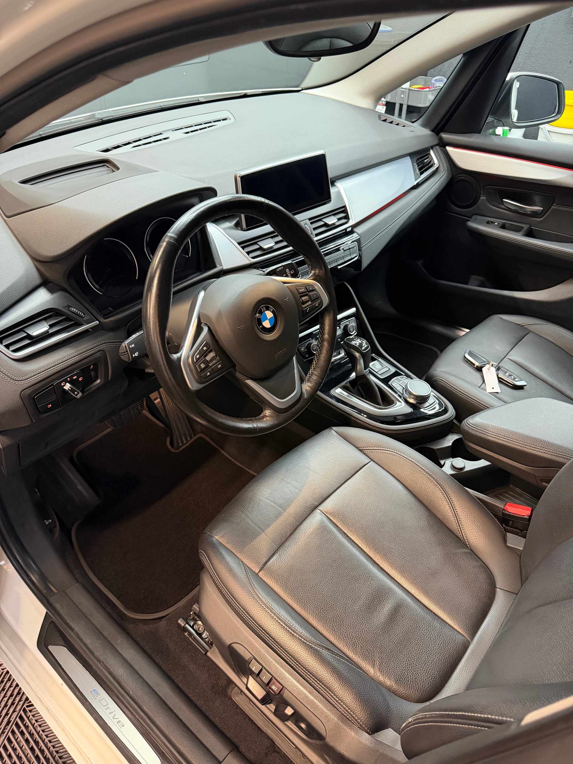 BMW 225xe iPerformance Active Tourer Steptronic-image-6