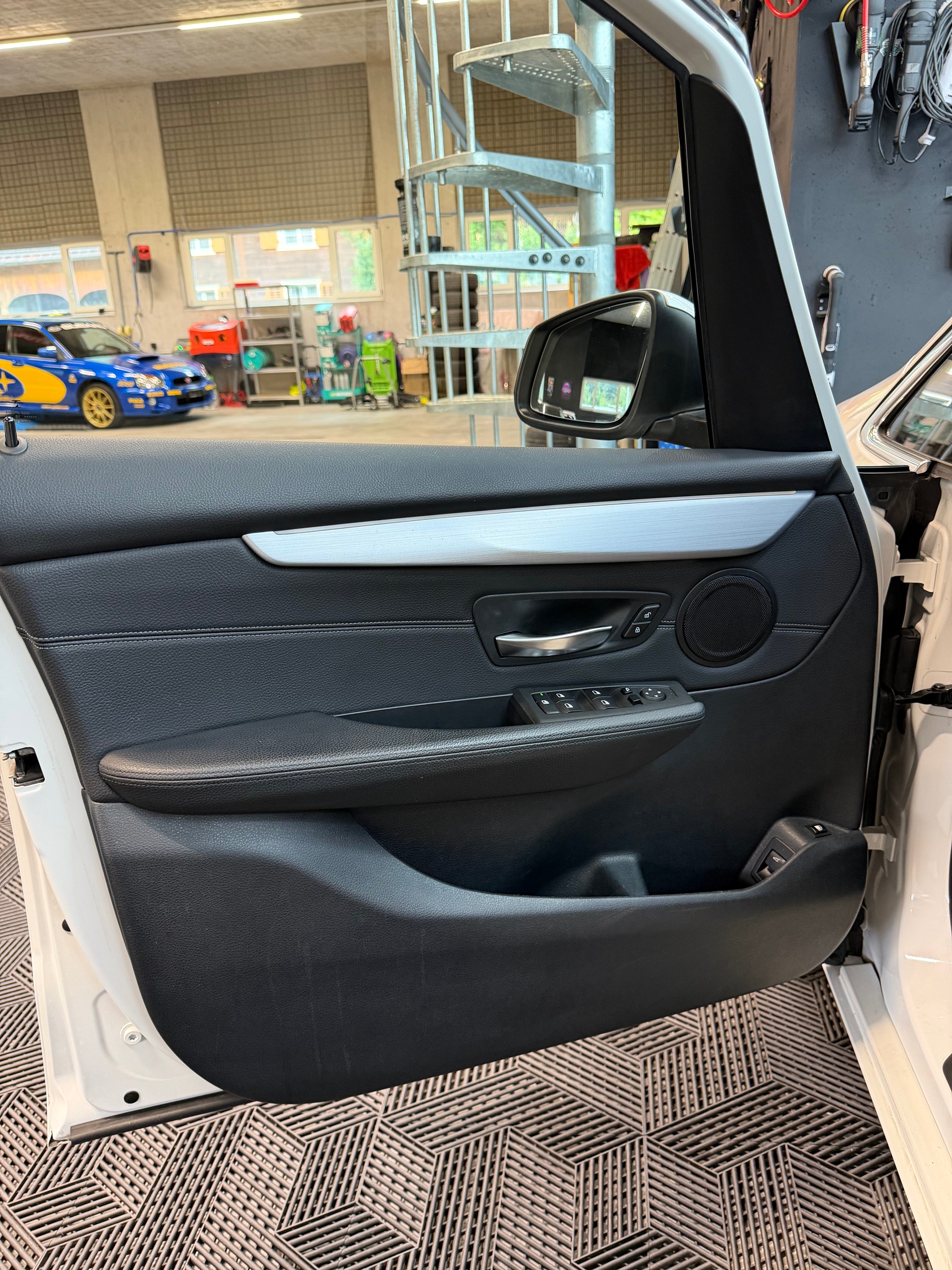 BMW 225xe iPerformance Active Tourer Steptronic-image-11