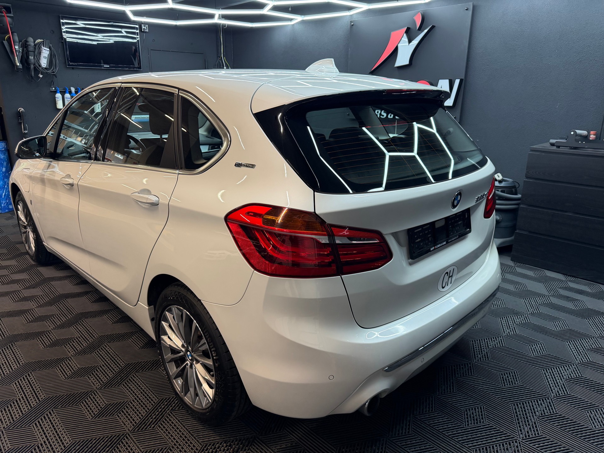 BMW 225xe iPerformance Active Tourer Steptronic-image-5