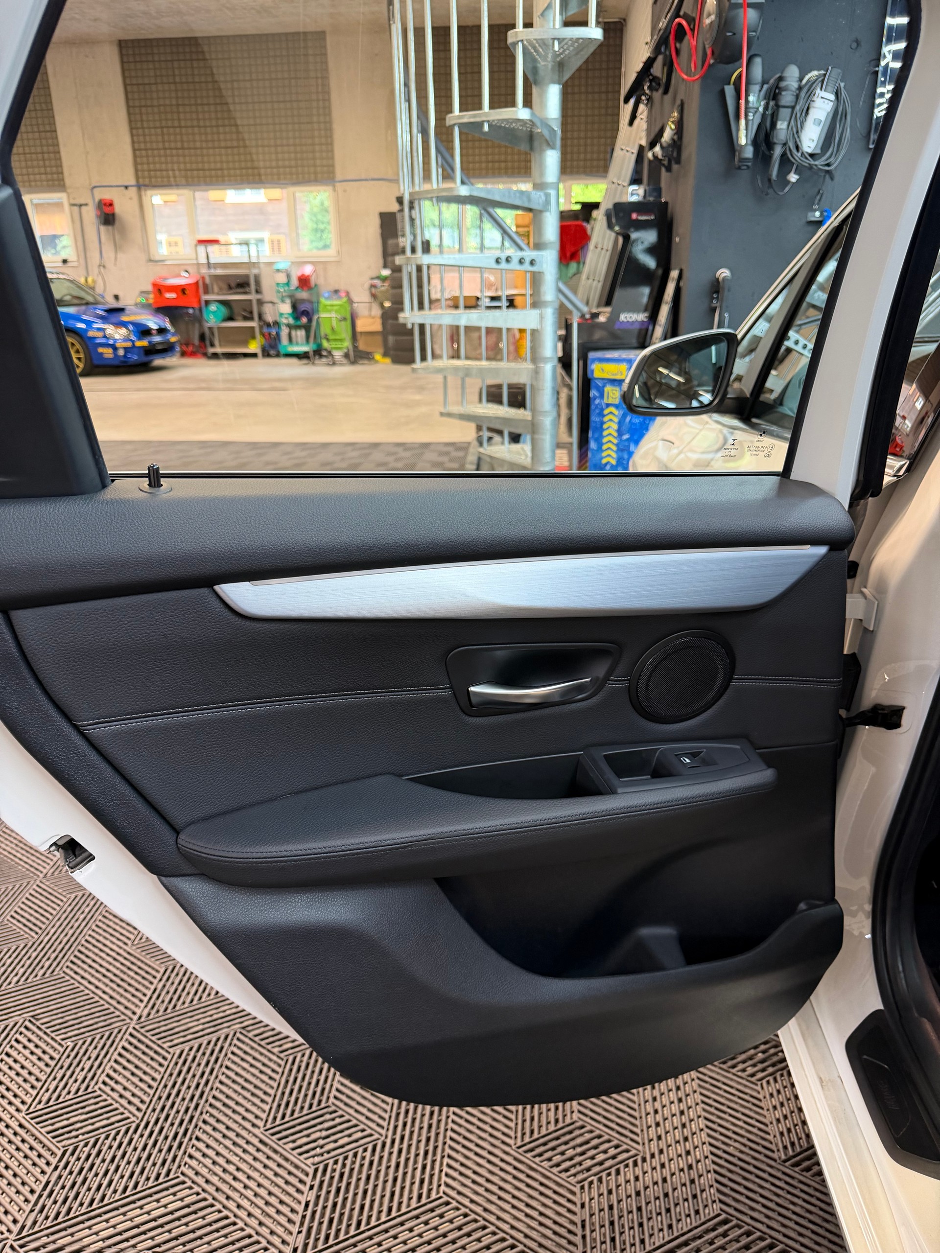 BMW 225xe iPerformance Active Tourer Steptronic-image-12