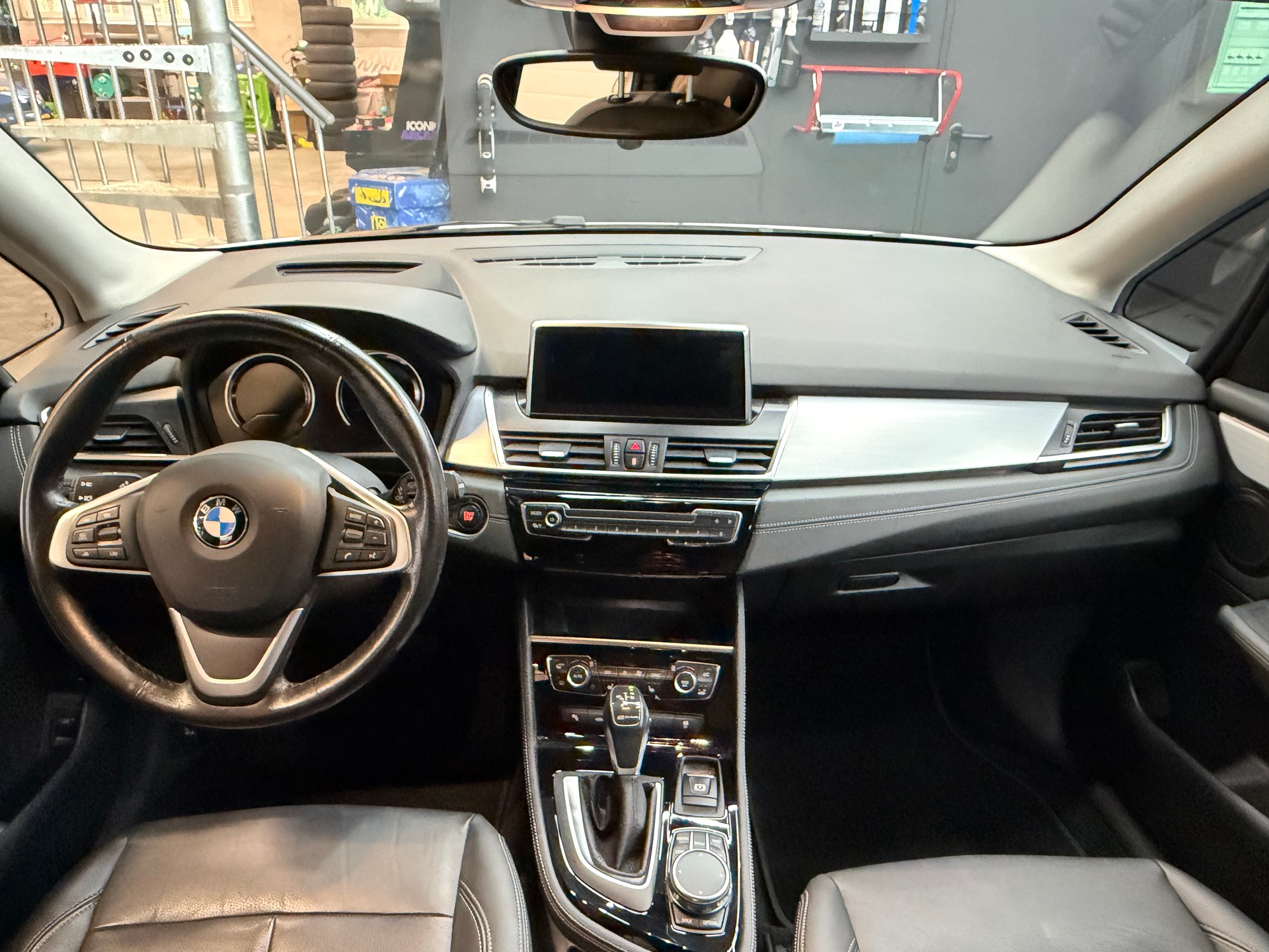 BMW 225xe iPerformance Active Tourer Steptronic-image-8