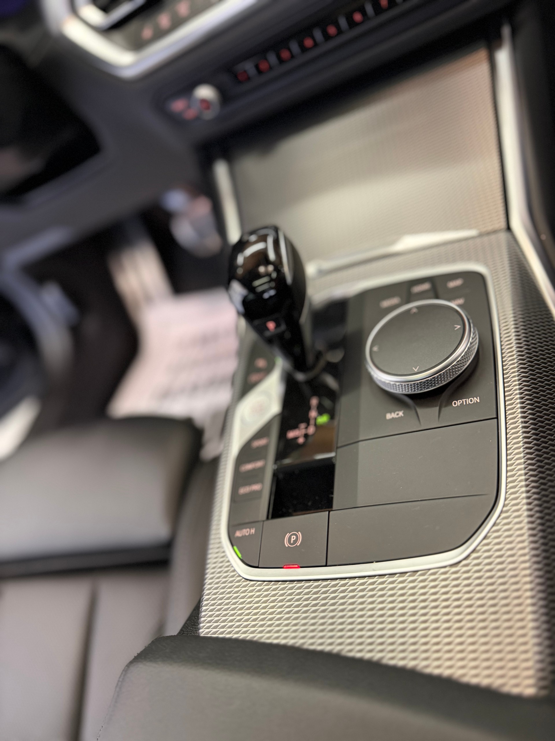 BMW 330i Touring xDrive Pure M Sport Steptronic-image-14