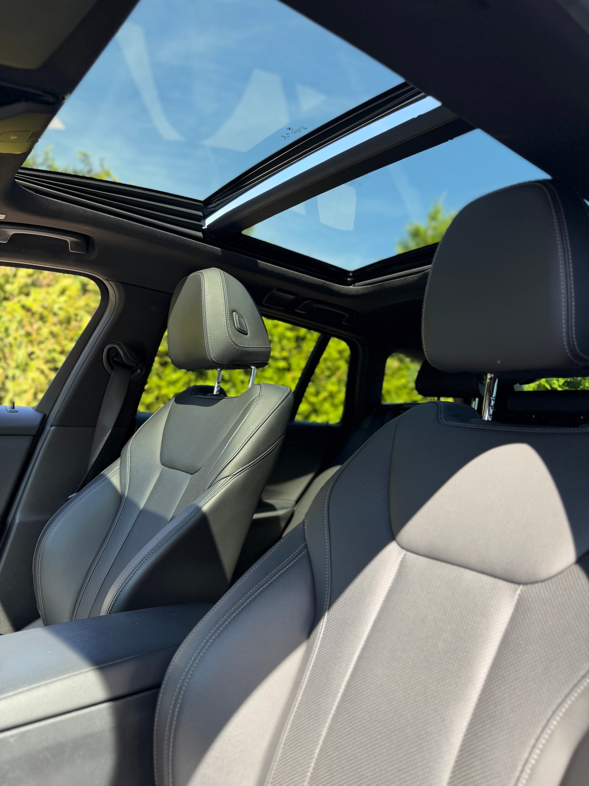 BMW 330i Touring xDrive Pure M Sport Steptronic-image-8