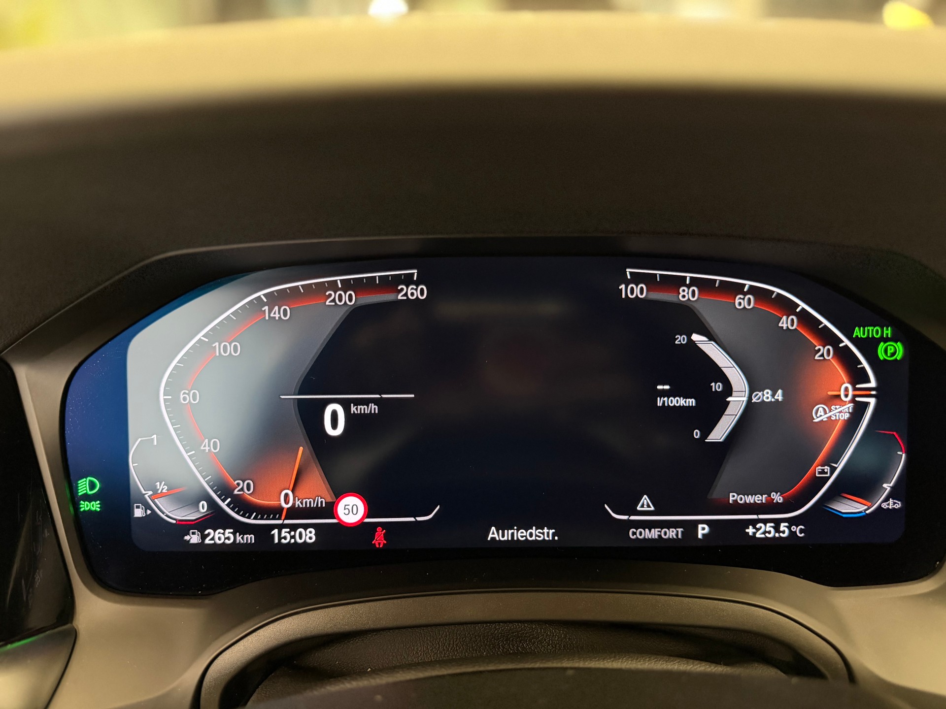 BMW 330i Touring xDrive Pure M Sport Steptronic-image-18