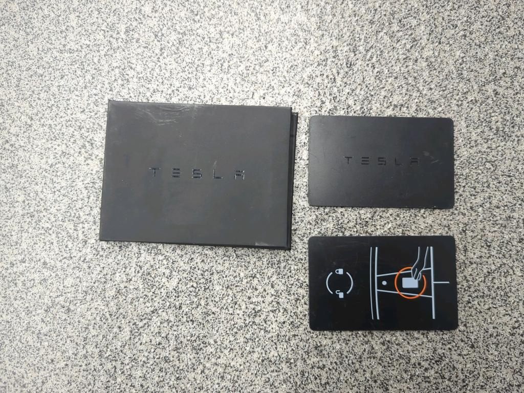 TESLA Model 3-image-5