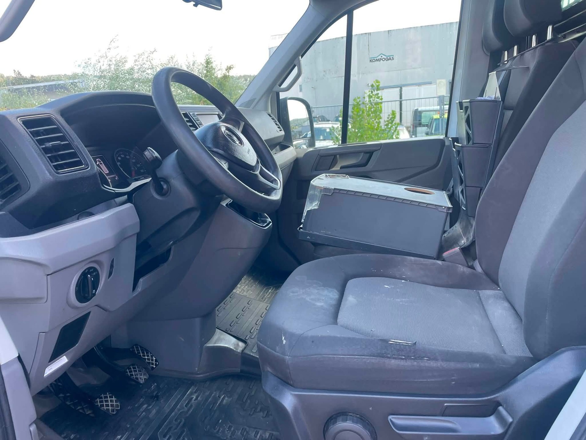 VW Crafter 35 2.0 TDI Mit Werkstatt Einrichtung-image-10
