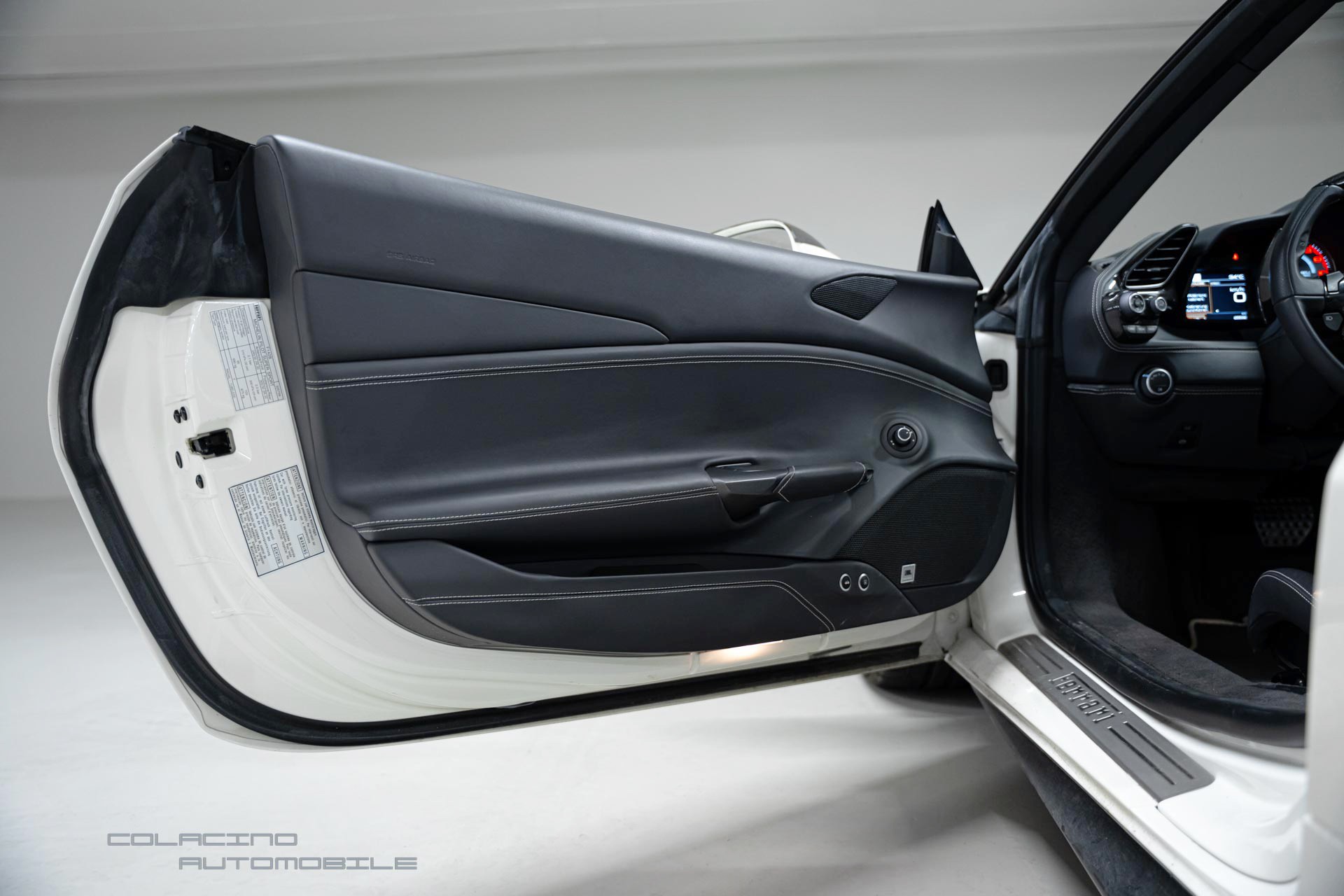 FERRARI 488 Spider 3.9 V8-image-15