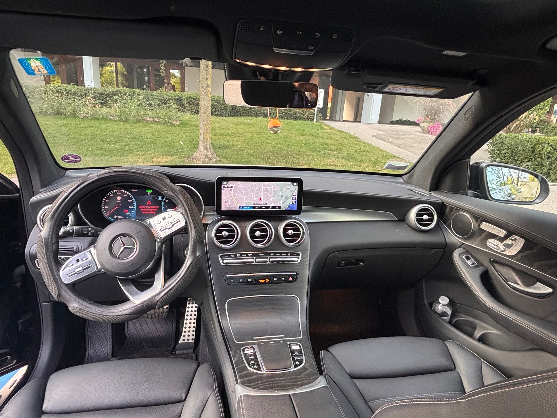 MERCEDES-BENZ GLC 300 AMG Line 4m-image-4