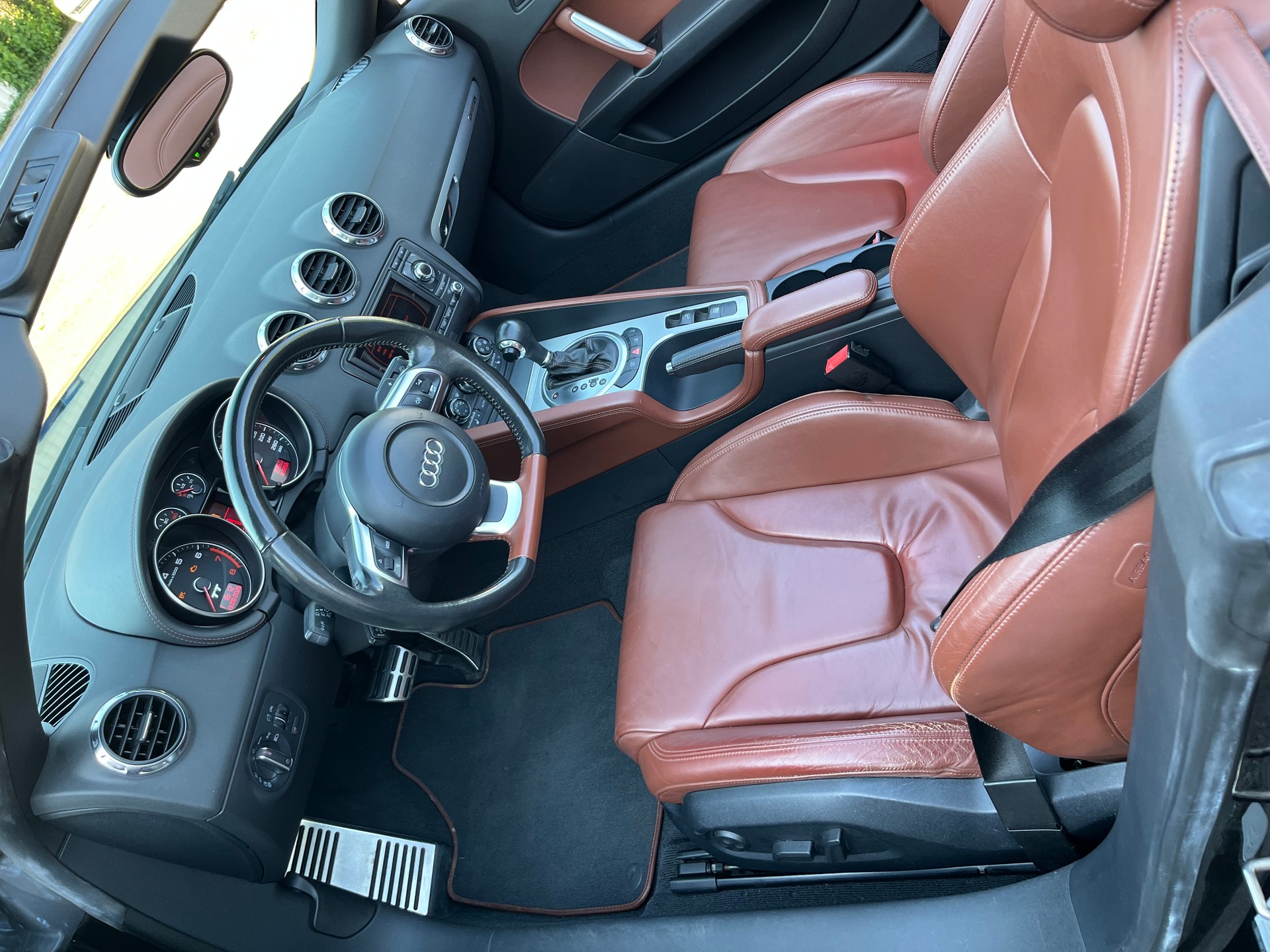 AUDI 3.2 quattro-image-2