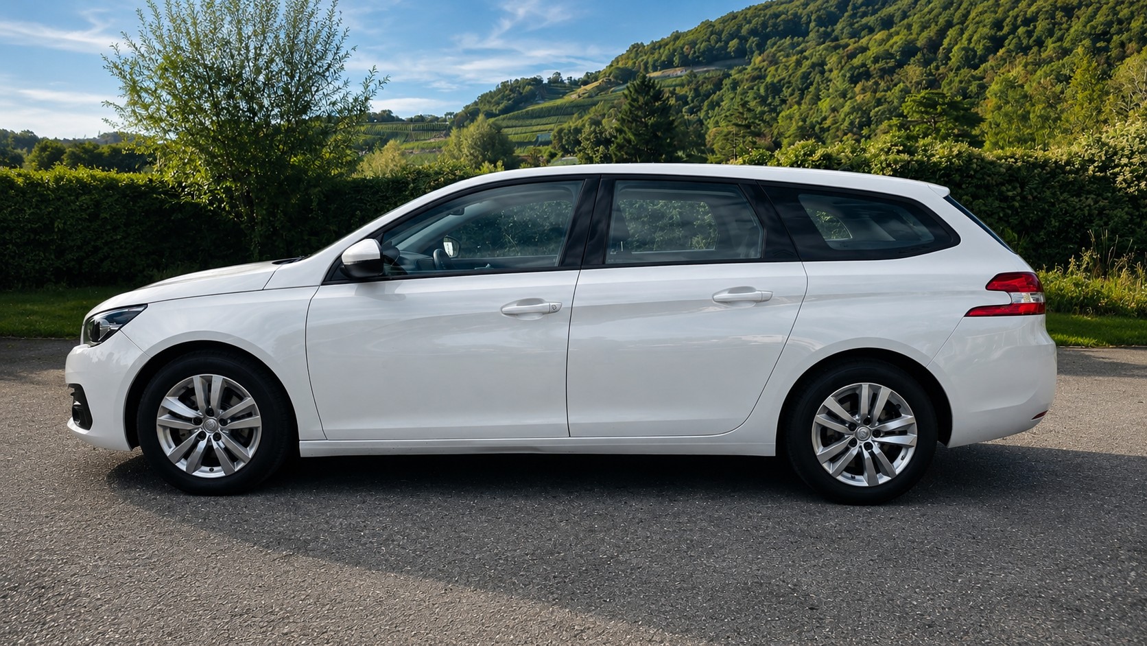 PEUGEOT 308 SW 1.6 BlueHDI Active Automatic-image-4