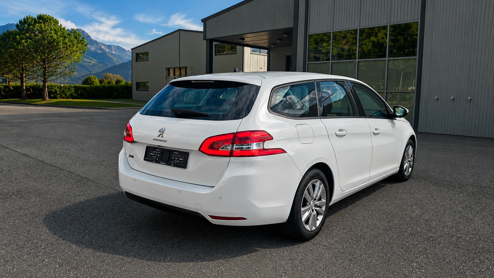 PEUGEOT 308 SW 1.6 BlueHDI Active Automatic-image-8