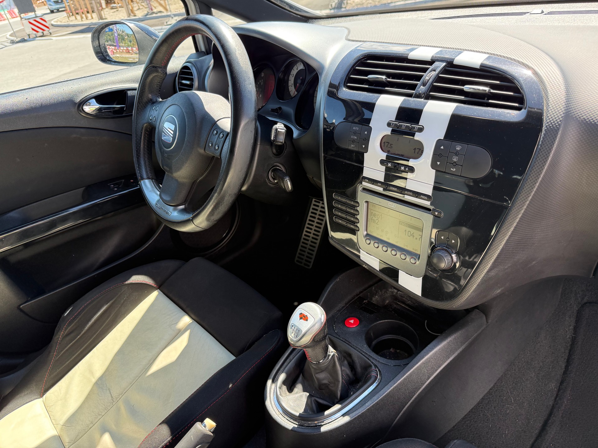 SEAT Leon 2.0 TSI Streetcopa-image-10
