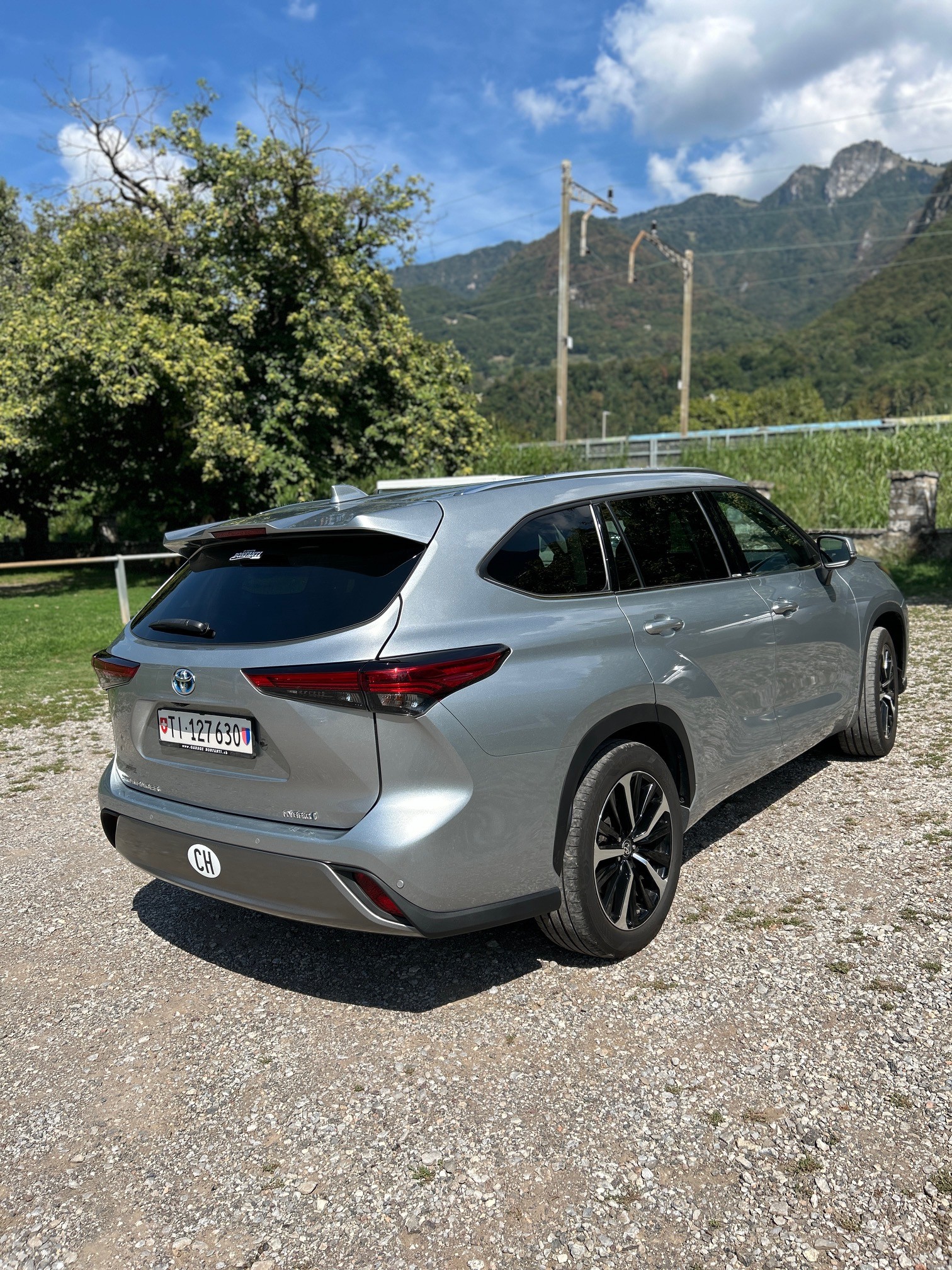 TOYOTA 2.5 HSD Premium-image-2