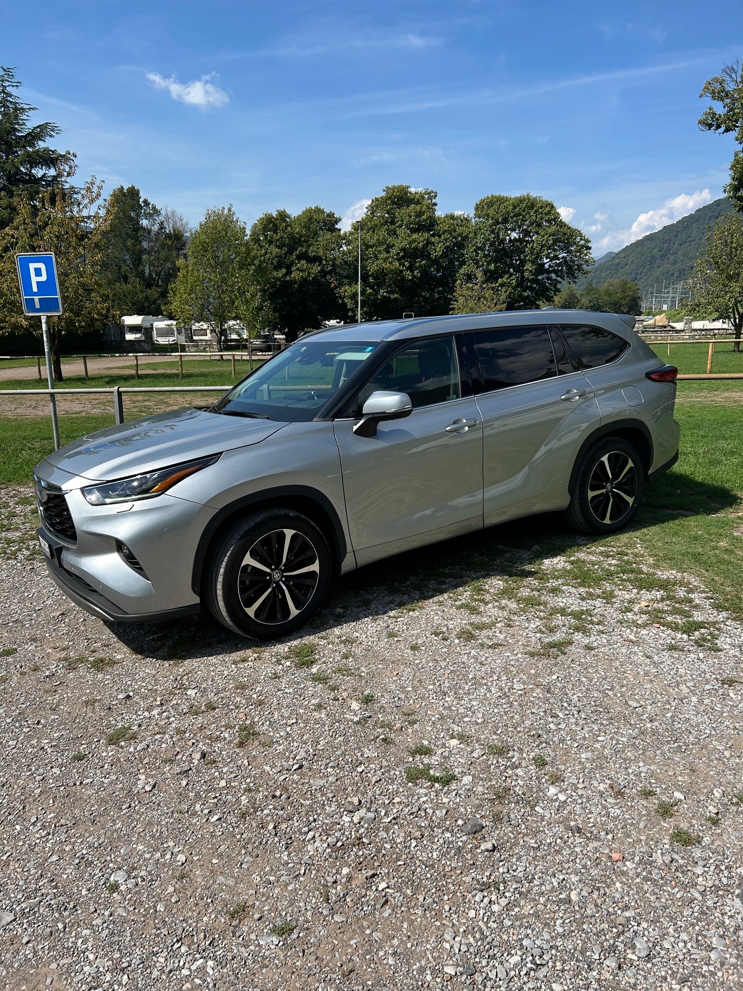TOYOTA 2.5 HSD Premium-image-1