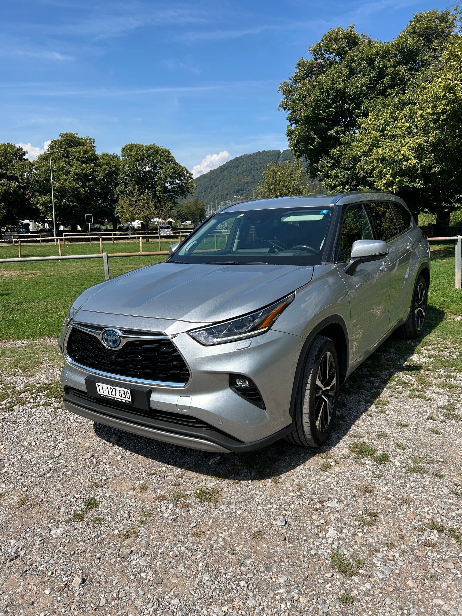 TOYOTA 2.5 HSD Premium-image-0