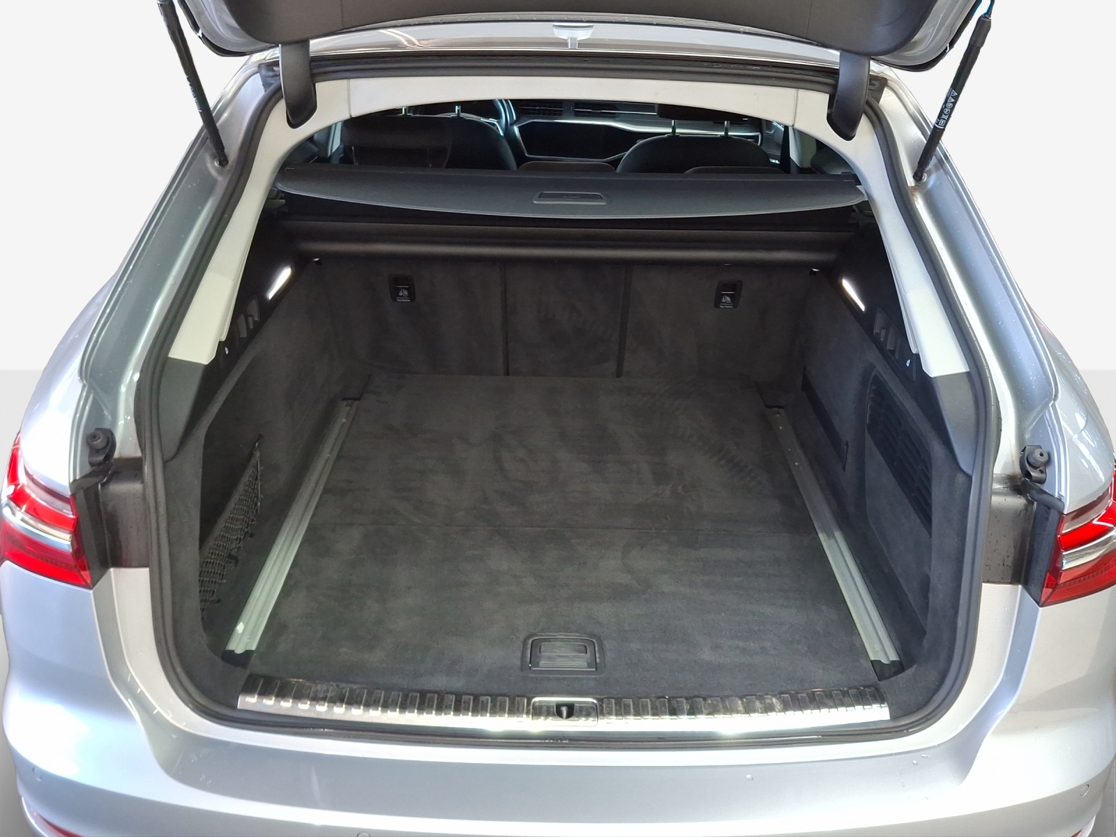 AUDI A6 Avant 40TDI Attraction S-tronic-image-12