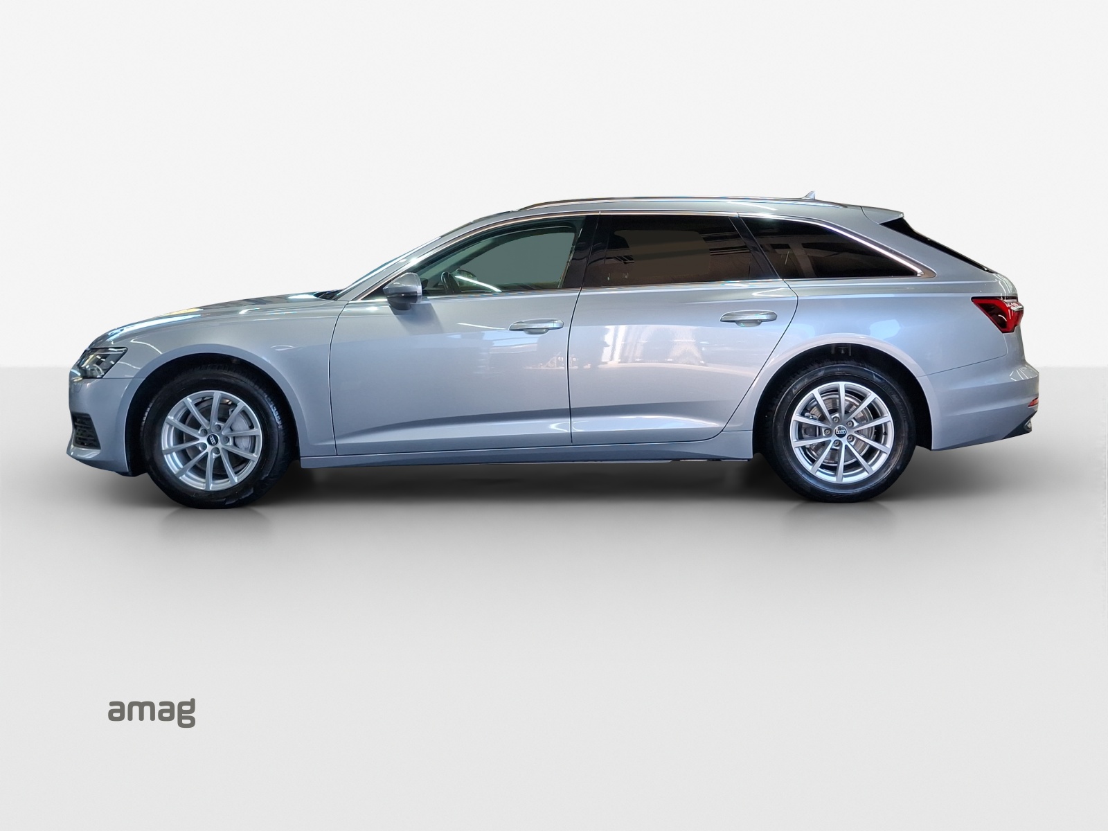 AUDI A6 Avant 40TDI Attraction S-tronic-image-1