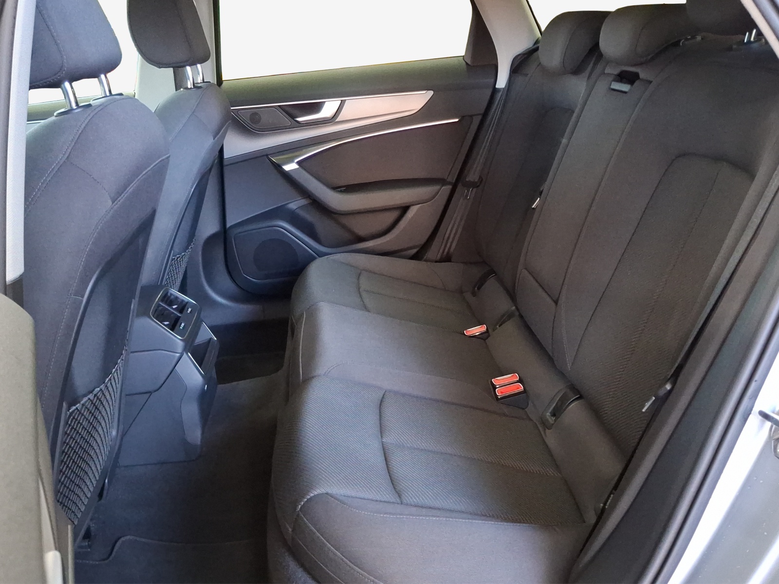 AUDI A6 Avant 40TDI Attraction S-tronic-image-11
