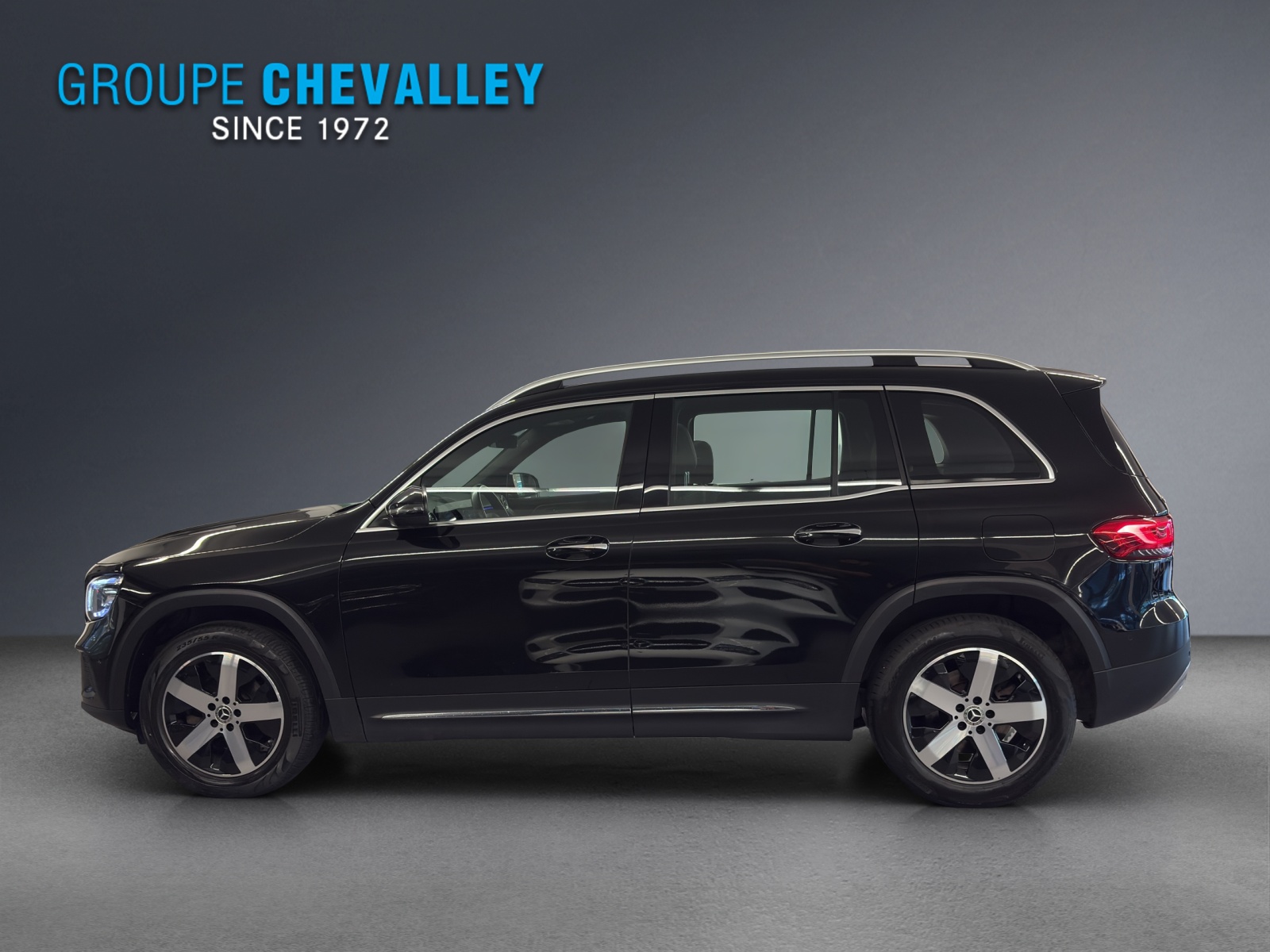 MERCEDES-BENZ GLB 200 Progressive 7G-Tronic-showroom-element-1