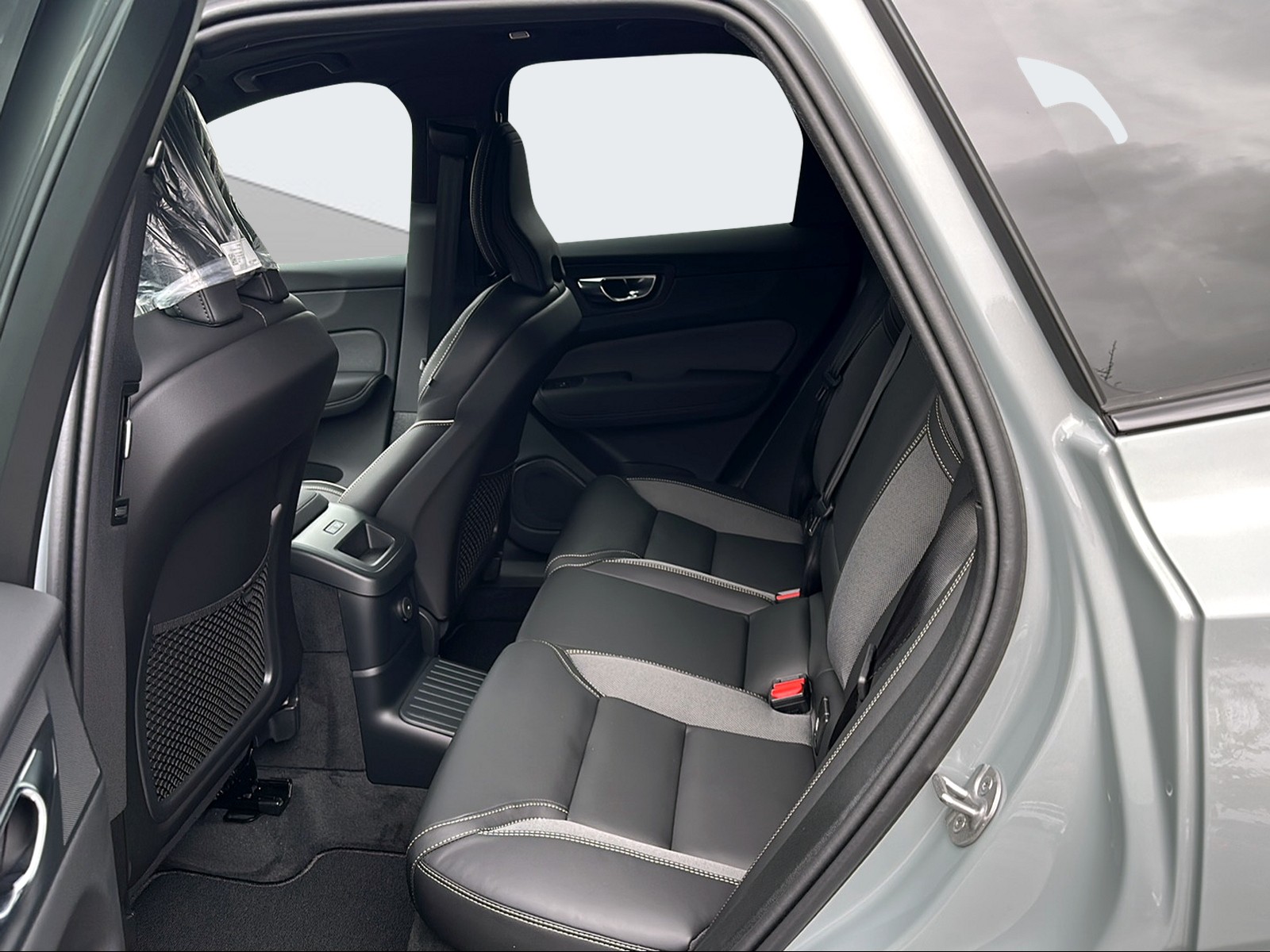 VOLVO XC60 2.0 T8 TE Black Edition eAWD-image-11