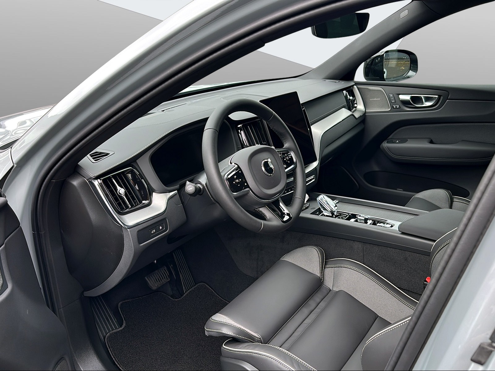 VOLVO XC60 2.0 T8 TE Black Edition eAWD-image-10