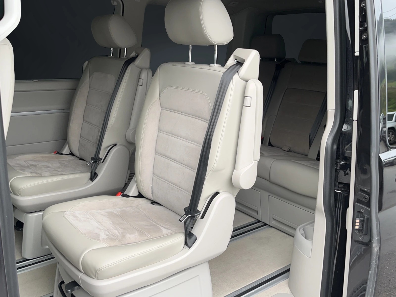VW 2.0 TDI 204 Highline DSG 4m-image-3