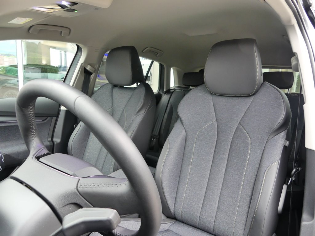 SKODA Elroq 85-image-9