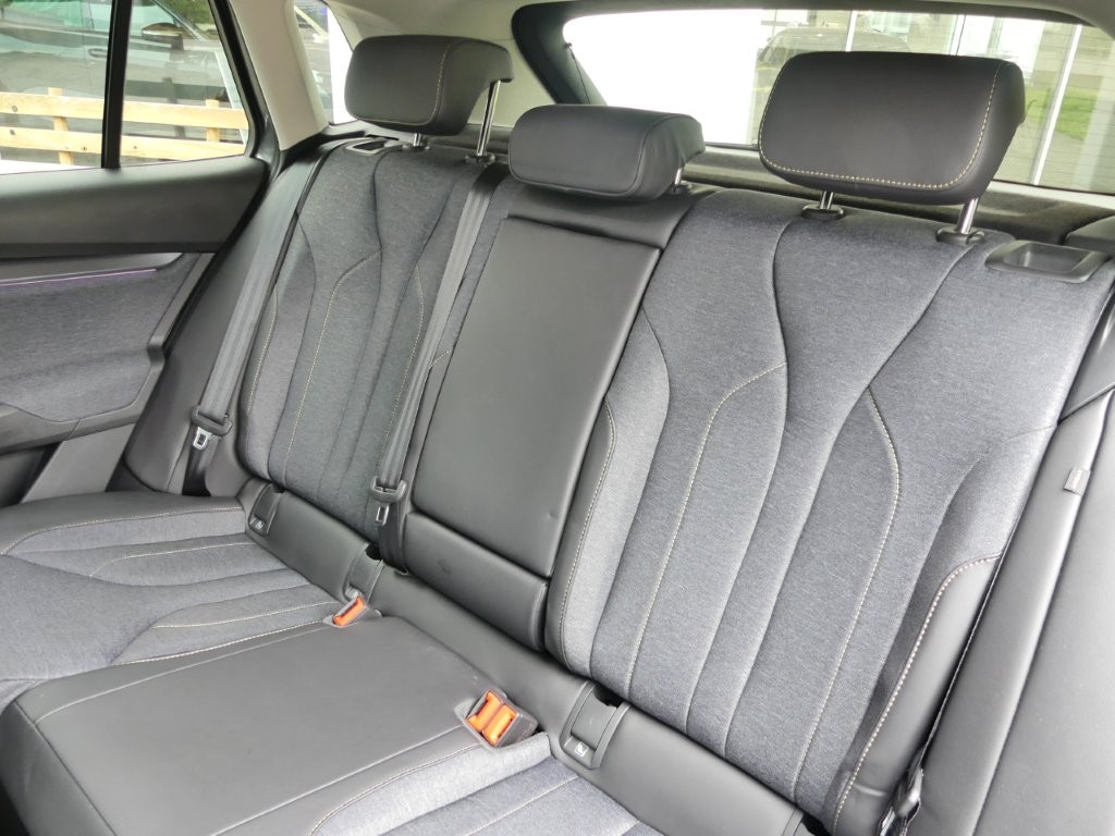 SKODA Elroq 85-image-11