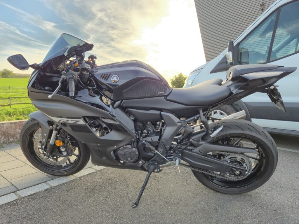 YAMAHA YZF-R7 (35kW)