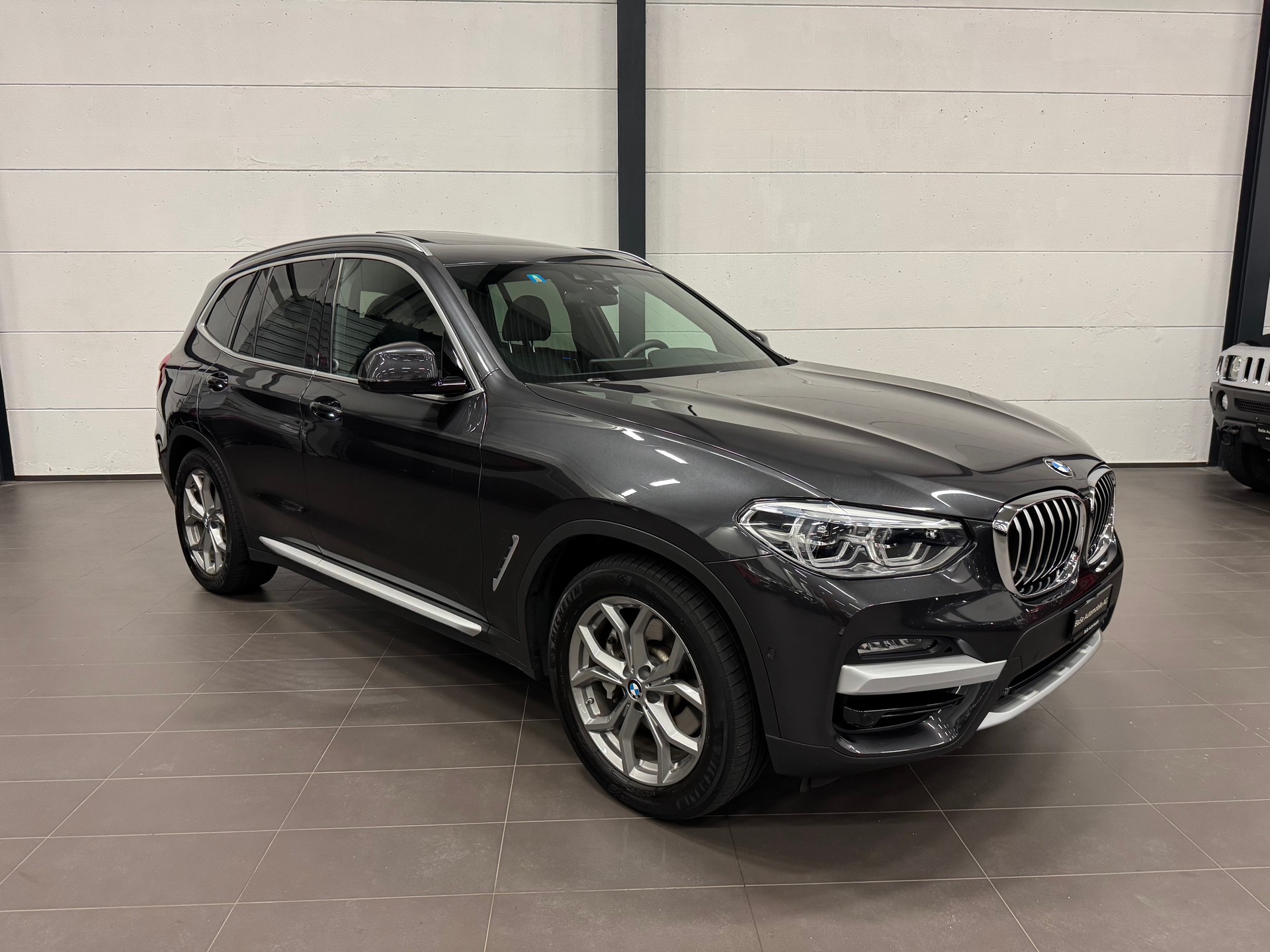 BMW X3 xDrive 30e xLine-showroom-element-1