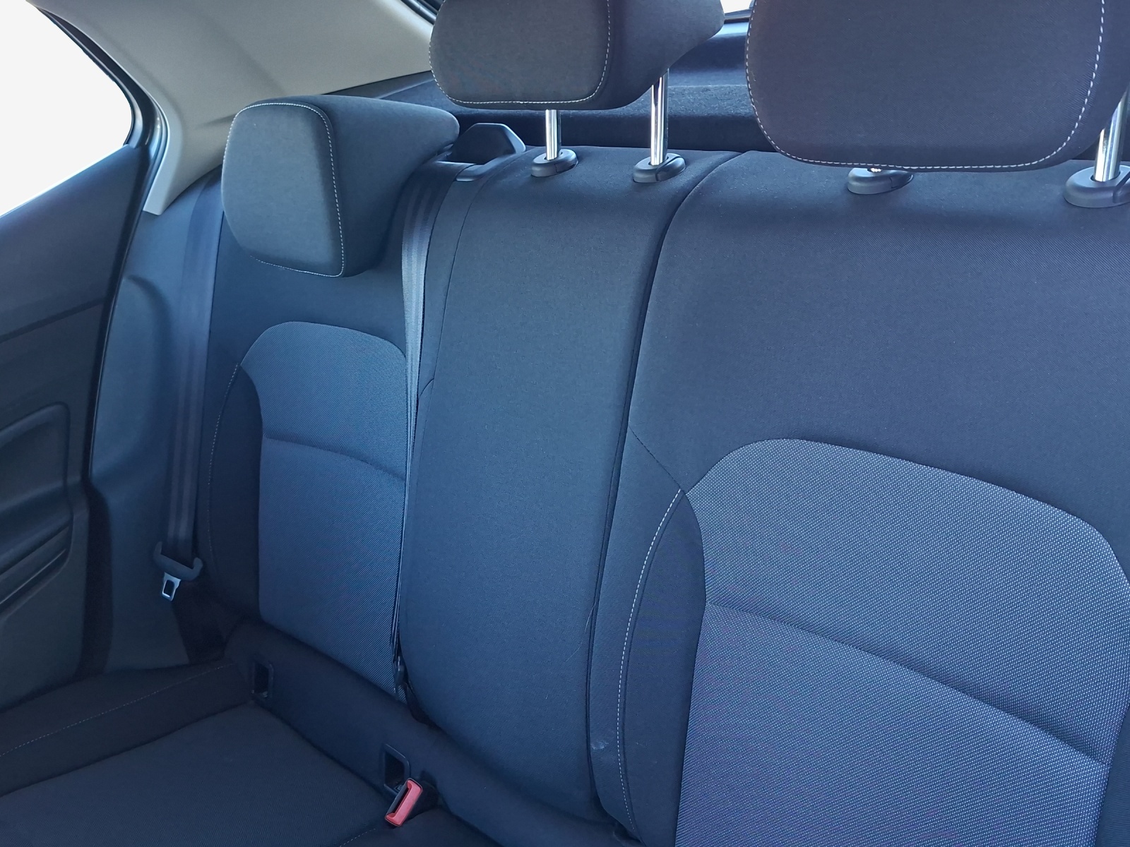 SKODA Fabia 1.0 TSI Ambition-image-11