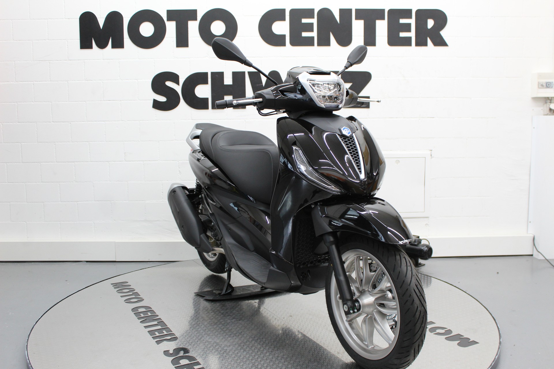 PIAGGIO Beverly 310 hpe E5+-showroom-element-2
