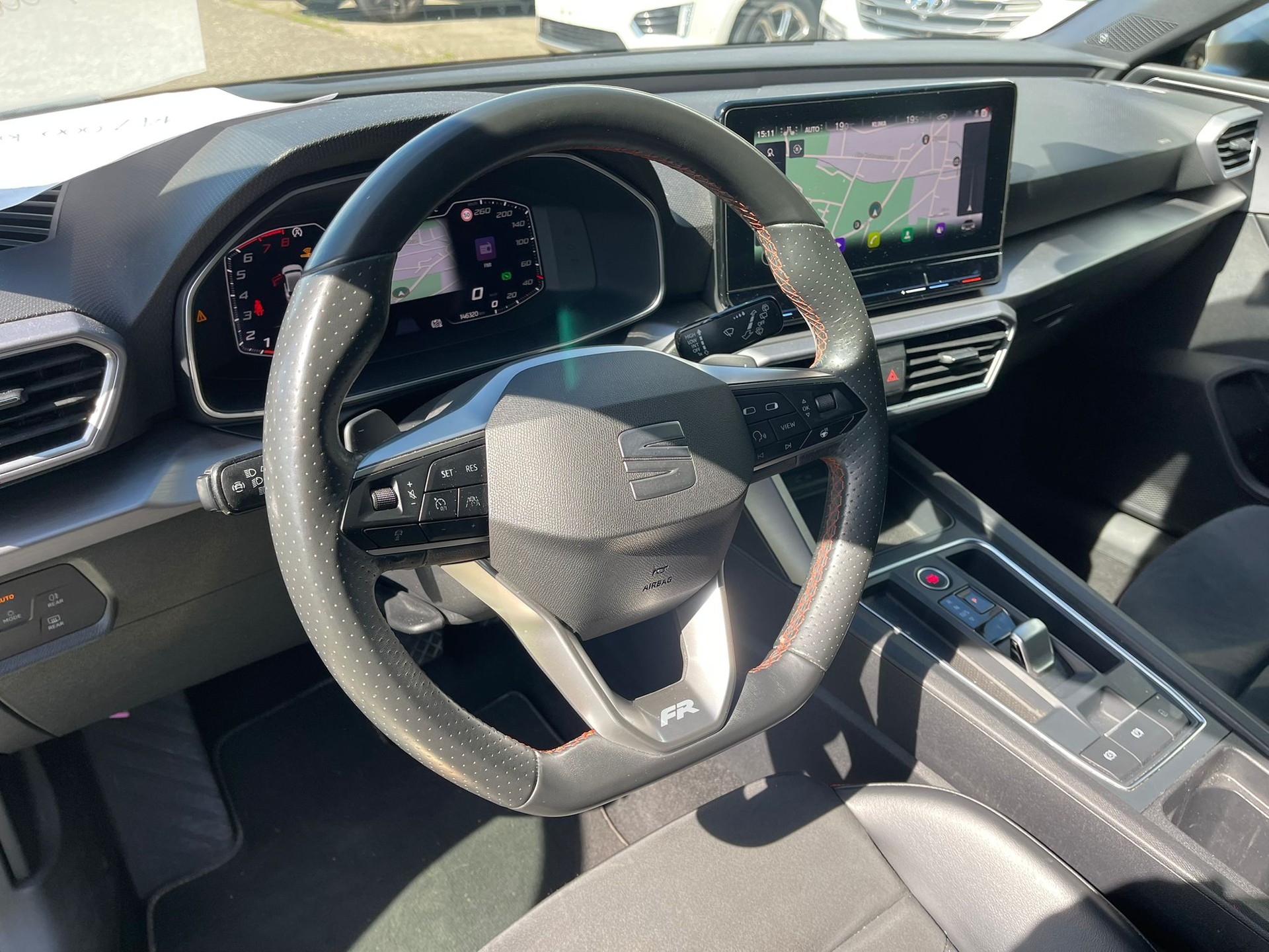 SEAT Leon 1.5 eTSI mHEV DSG Style-image-9