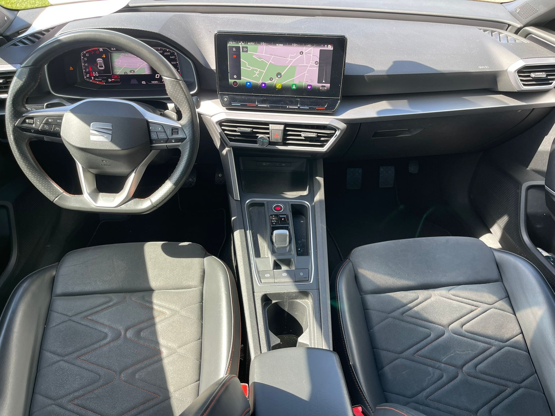SEAT Leon 1.5 eTSI mHEV DSG Style-image-6