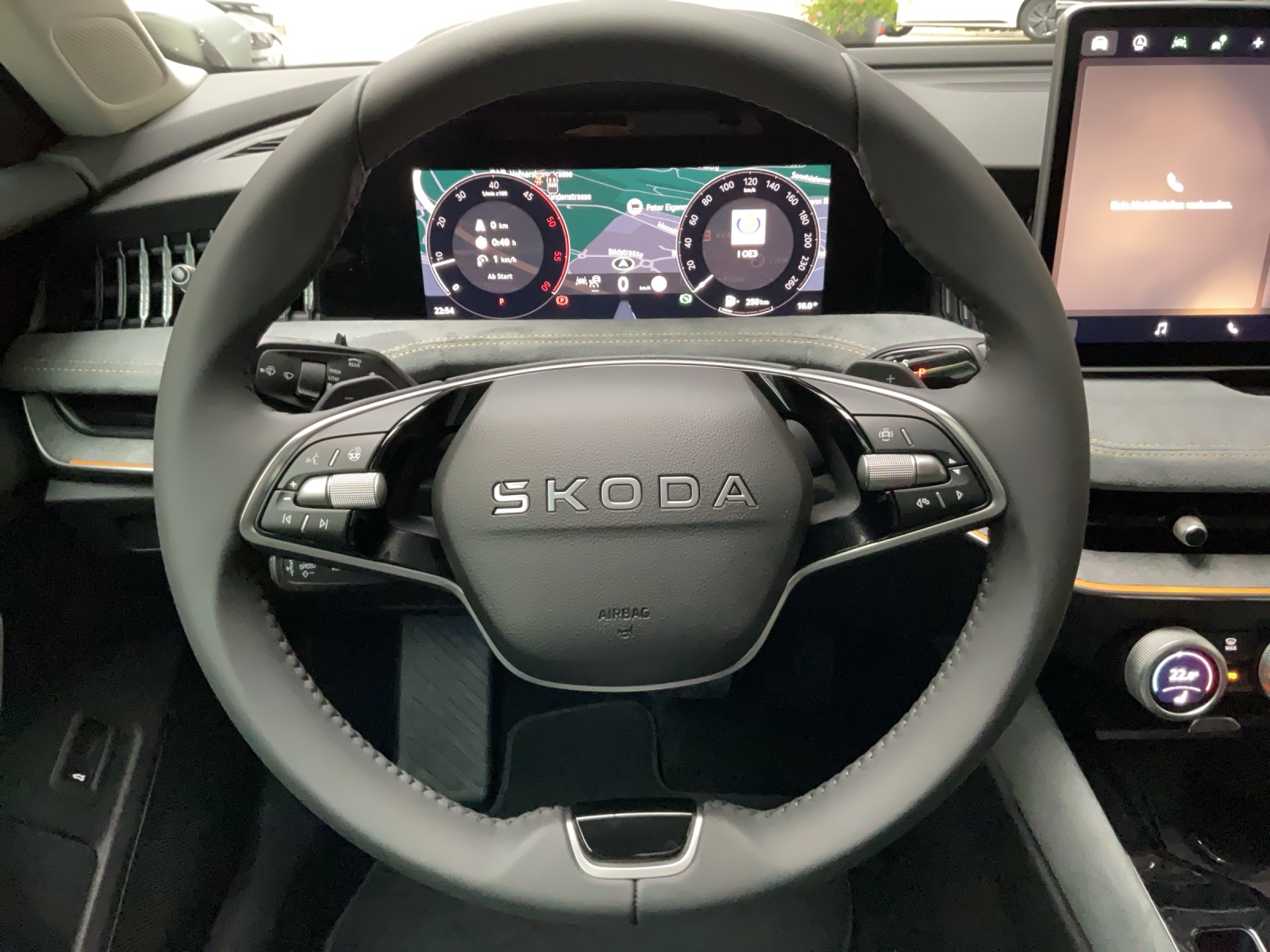 SKODA Superb Combi 2.0 TDi Selection DSG-image-7