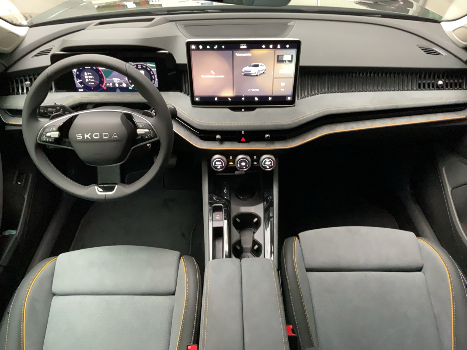 SKODA Superb Combi 2.0 TDi Selection DSG-image-9