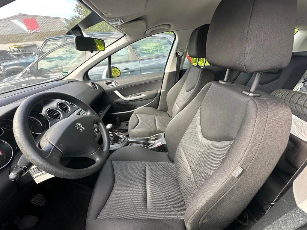 PEUGEOT 308 SW 1.6 HDI Trendy-image-3