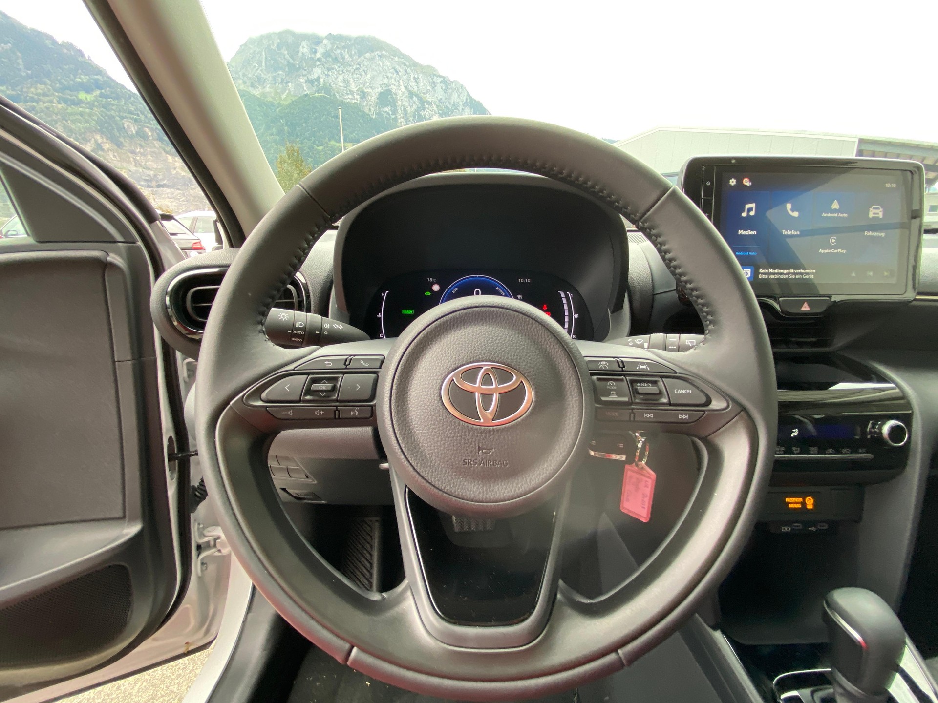 TOYOTA Yaris Cross 1.5 VVT-i HSD Comfort-image-5