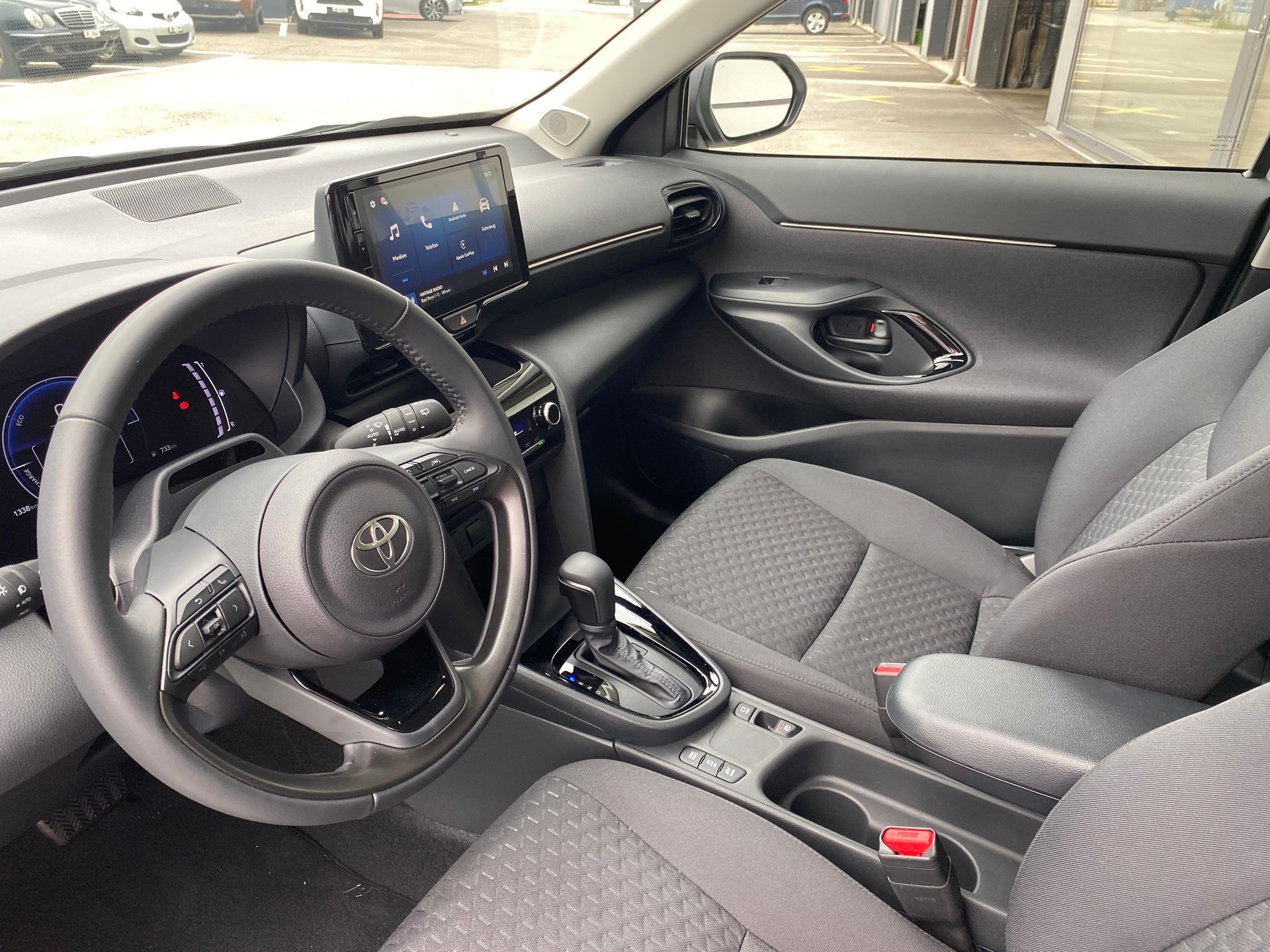 TOYOTA Yaris Cross 1.5 VVT-i HSD Comfort-image-4