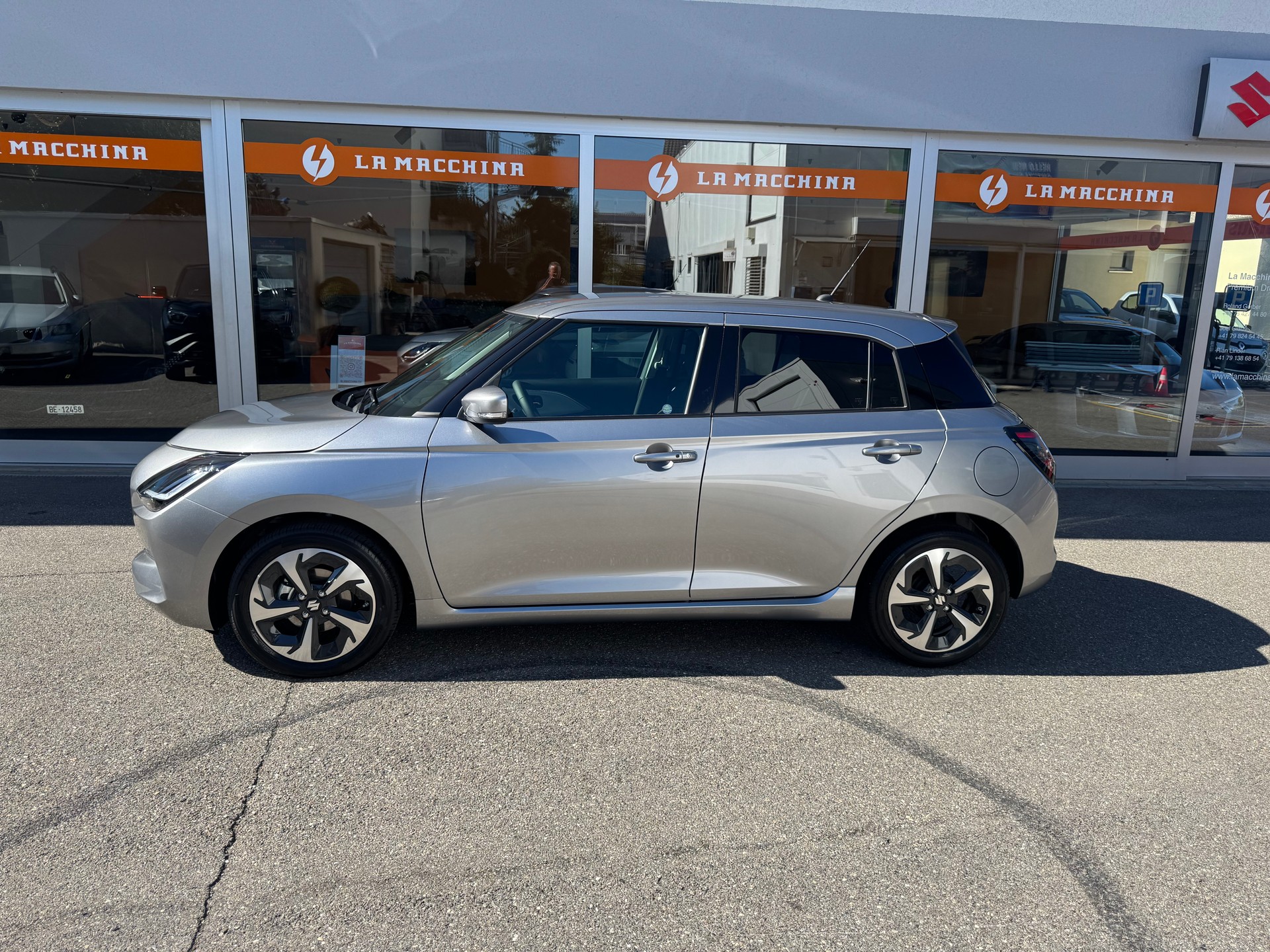 SUZUKI Swift 1.2 Compact Top Hybrid CVT-image-1