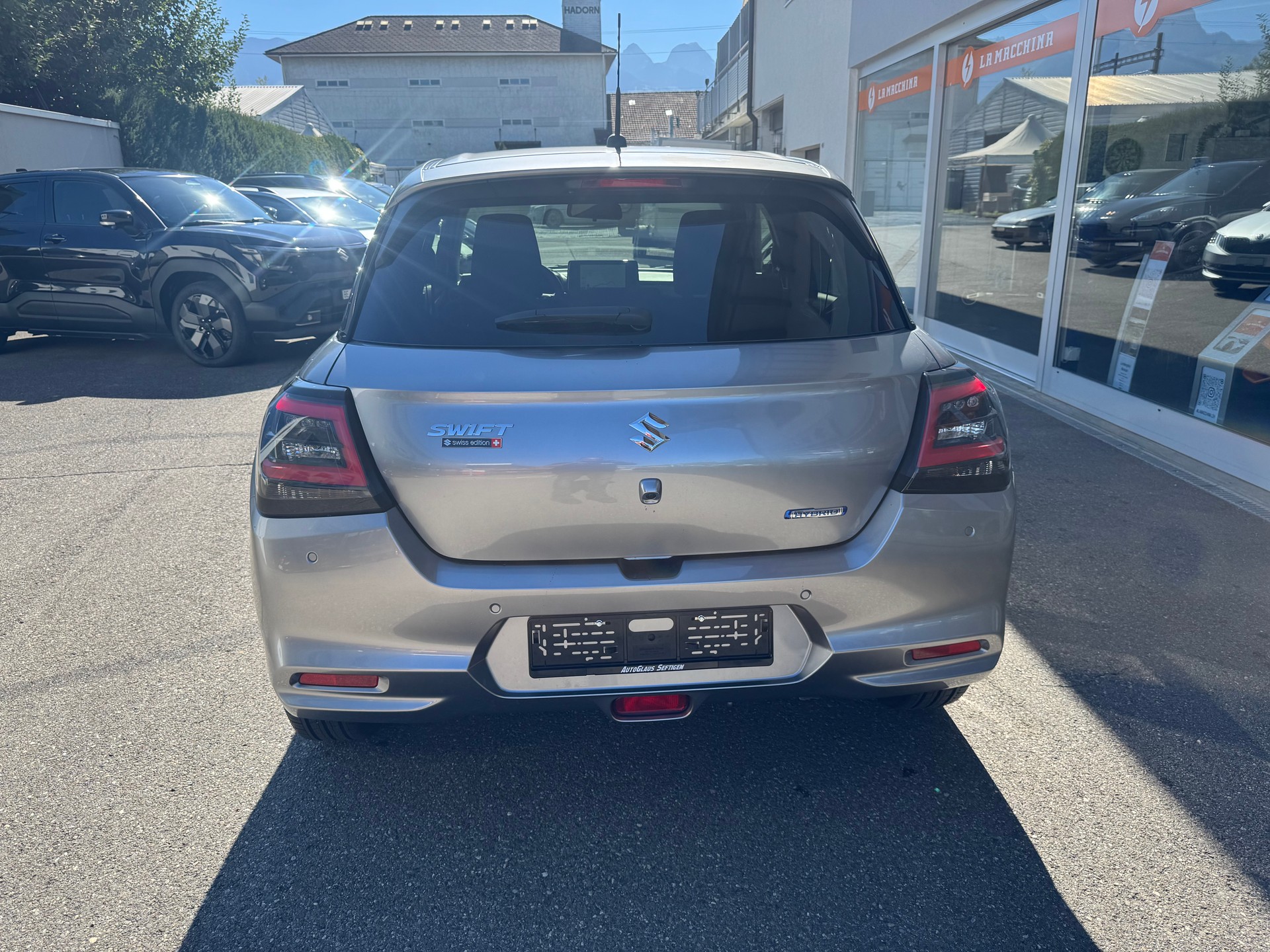 SUZUKI Swift 1.2 Compact Top Hybrid CVT-image-3