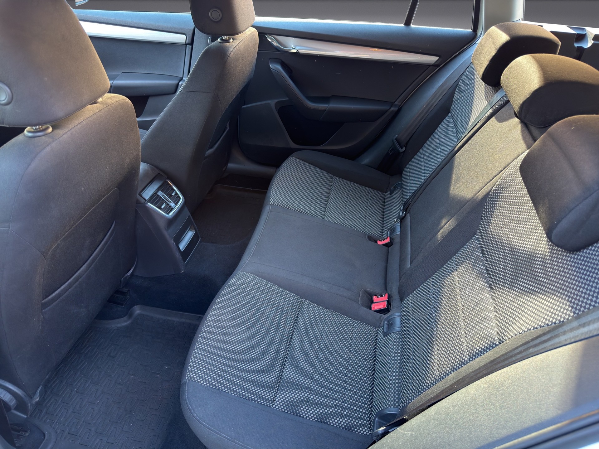 SKODA Octavia Combi 1.4 TSI G-tec Style CNG-image-12